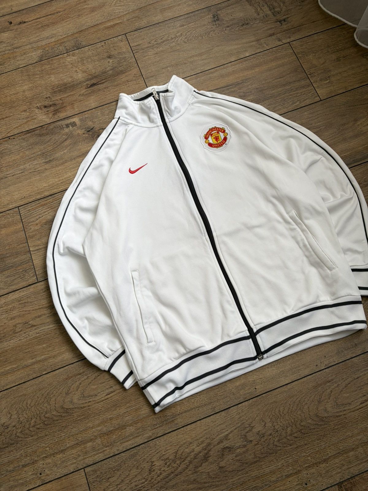Nike Nike Manchester United 2010 Football Treck Jacket Size US L / EU 52-54 / 3 - 2 Thumbnail