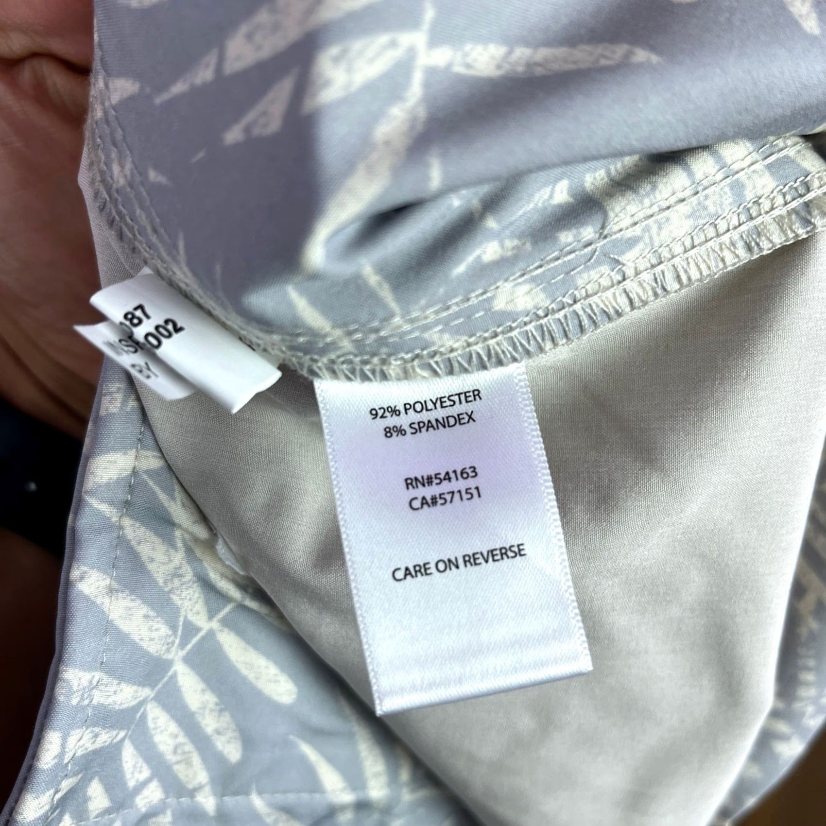 Vintage Margaritaville Mens Shorts Bermuda 40x7 UPF 30+ Quick Dry 4 Way Stretch Beige Wind Chime 7 in Inseam Size US 40 / EU 56 - 7 Thumbnail