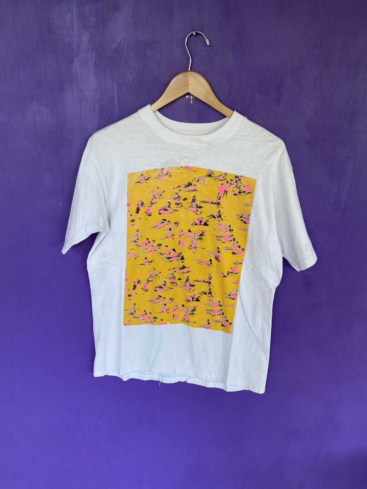 Other Vintage 80s People on the beach art tee Size US L / EU 52-54 / 3 - 1 Thumbnail