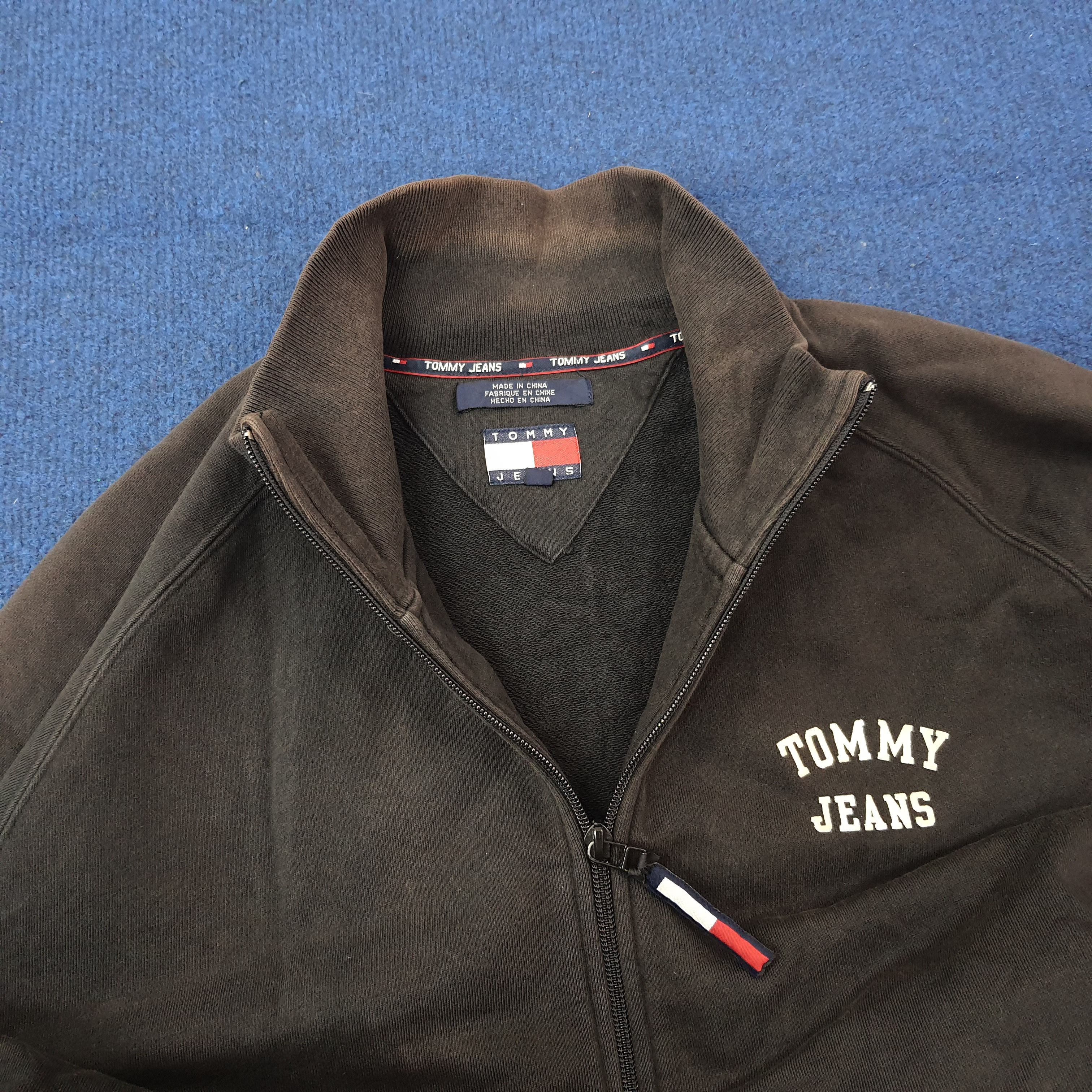 Tommy Hilfiger Vintage Tommy Hilfiger Zipper Sweatshirt C255N11 Size US XL / EU 56 / 4 - 5 Thumbnail