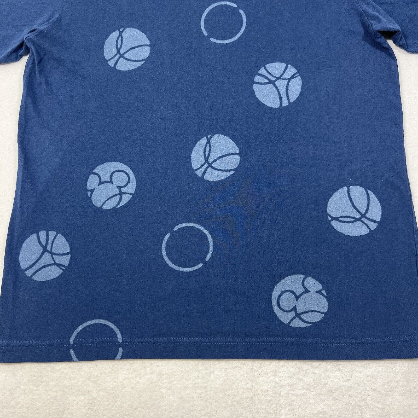 Uniqlo Disney Uniqlo Mickey Mouse Graphic Tee Short Sleeve T Shirt Size US M / EU 48-50 / 2 - 6 Thumbnail