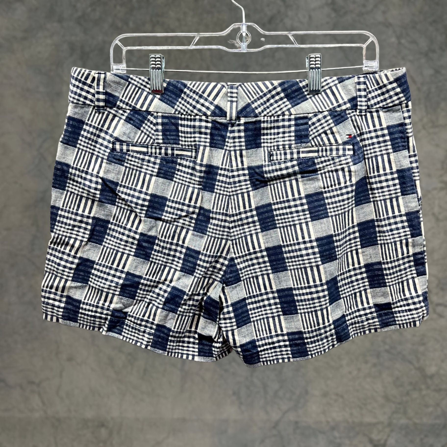 Tommy Hilfiger Tommy Hilfiger Shorts Womens 10 Blue White Chino Flat Front Cotton Glen Check Size 32" / US 10 / IT 46 - 1 Thumbnail