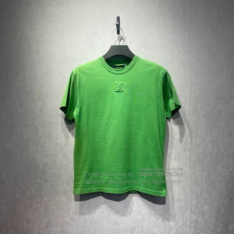 Louis Vuitton Louis Vuitton Embossed logo printed green short sleeves Size US S / EU 44-46 / 1 - 1 Thumbnail