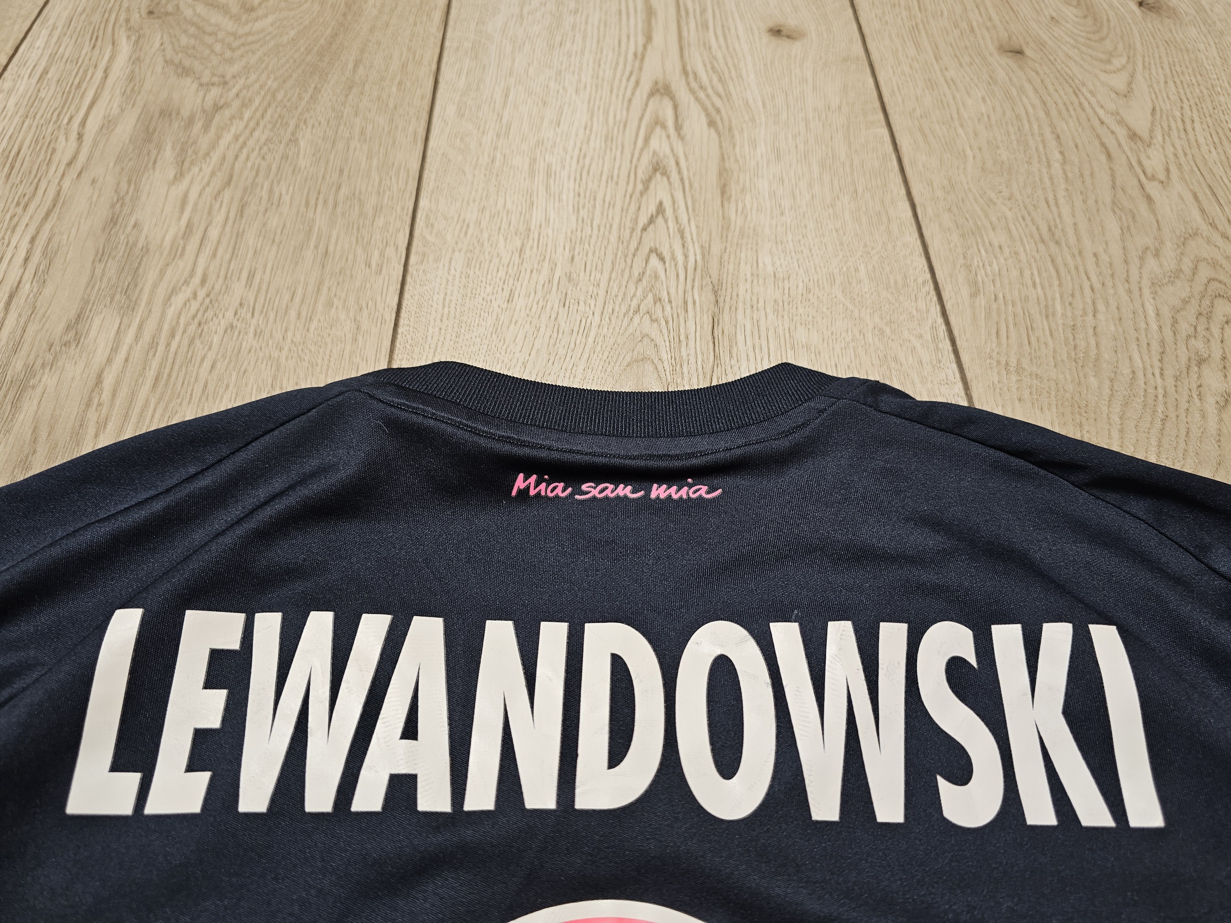 Adidas BAYERN MUNICH 2015 2016 THIRD LEWANDOWSKI FOOTBALL SOCCER Size US M / EU 48-50 / 2 - 6 Thumbnail