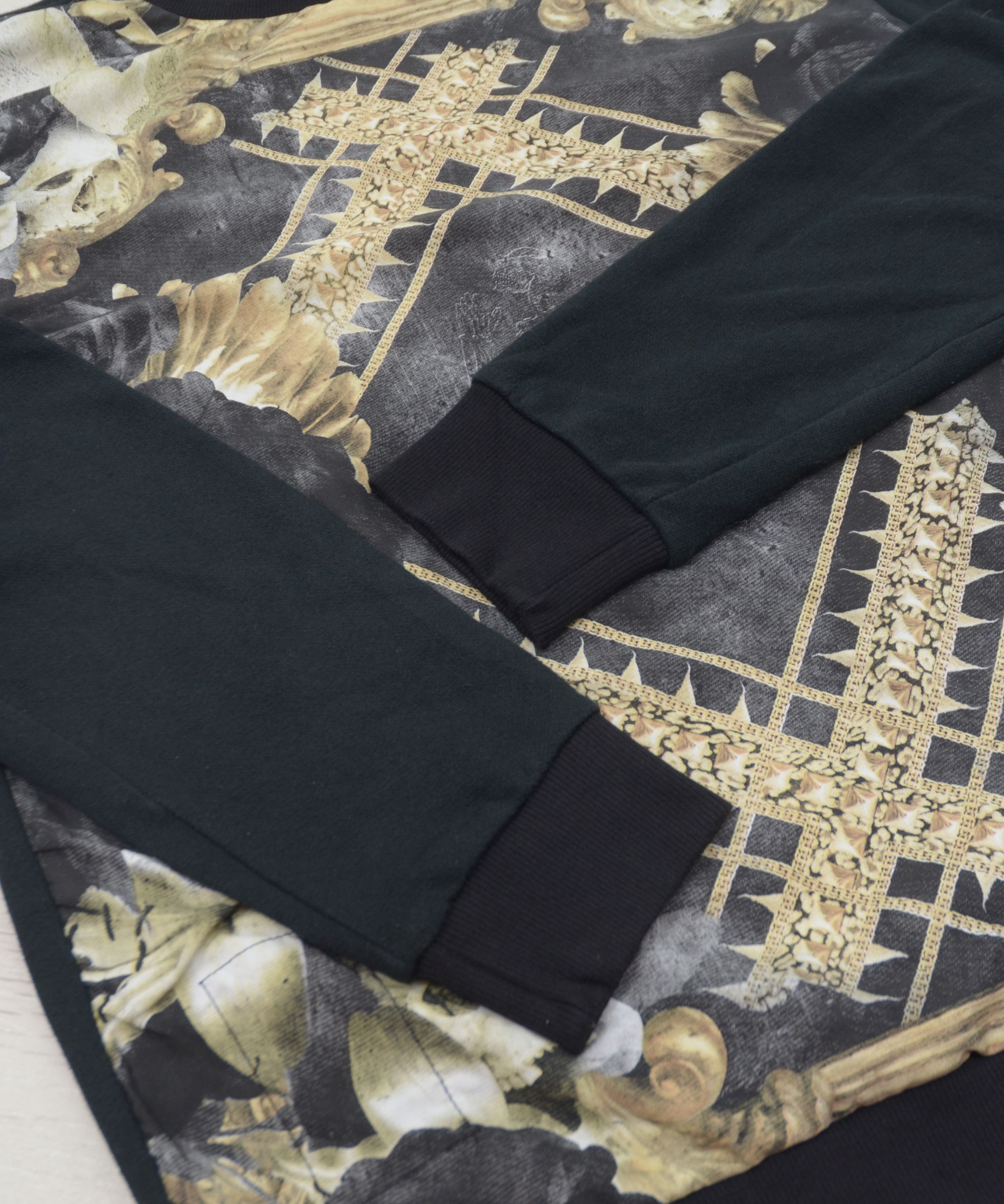 Japanese Brand Religion Sweatshirt Center Skull Skeleton Japanese Brand Size US M / EU 48-50 / 2 - 9 Thumbnail