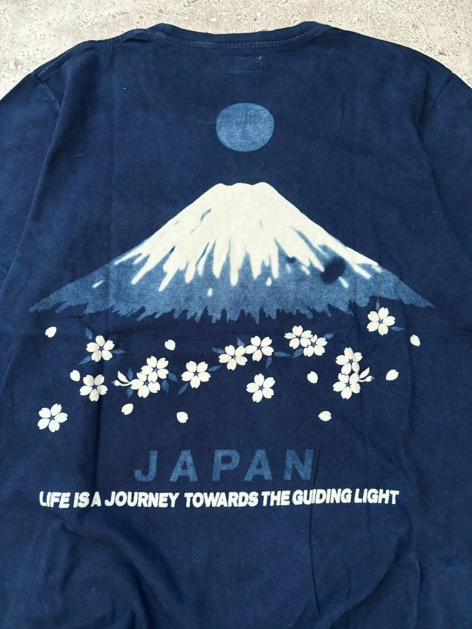 Blue Blue Japan Japan “Life is a journey towards the guiding LIGHT “ Size US L / EU 52-54 / 3 - 2 Thumbnail