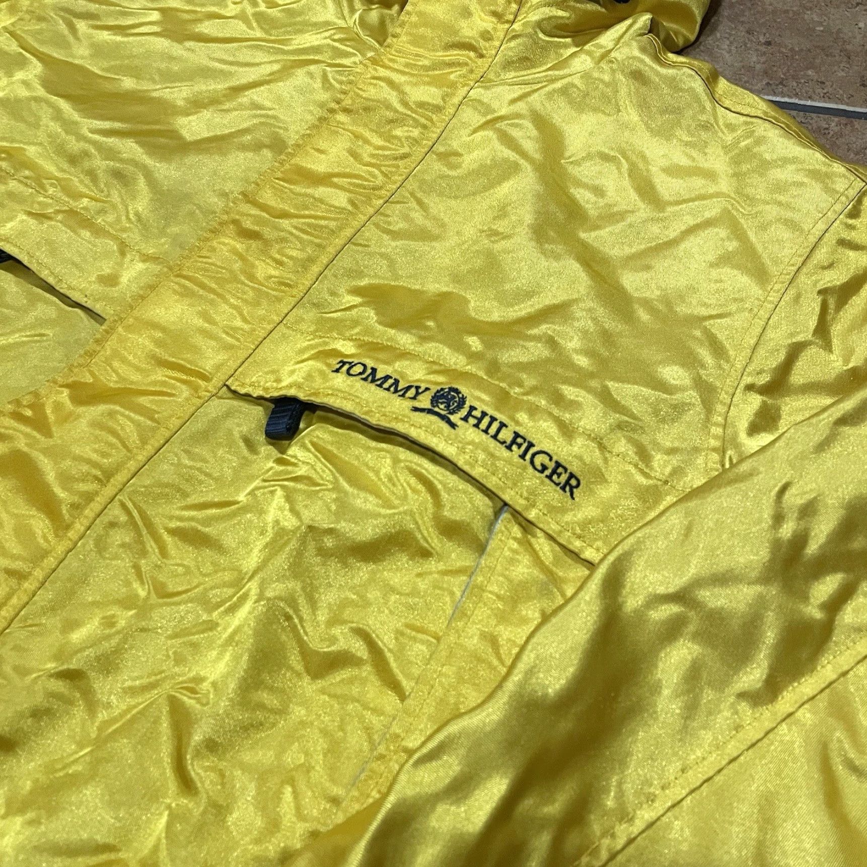 Tommy Hilfiger VINTAGE Tommy Hilfiger Jacket Yellow Mens Large Hoodie Parka Coat Rain VTG Sailing Size US L / EU 52-54 / 3 - 2 Thumbnail
