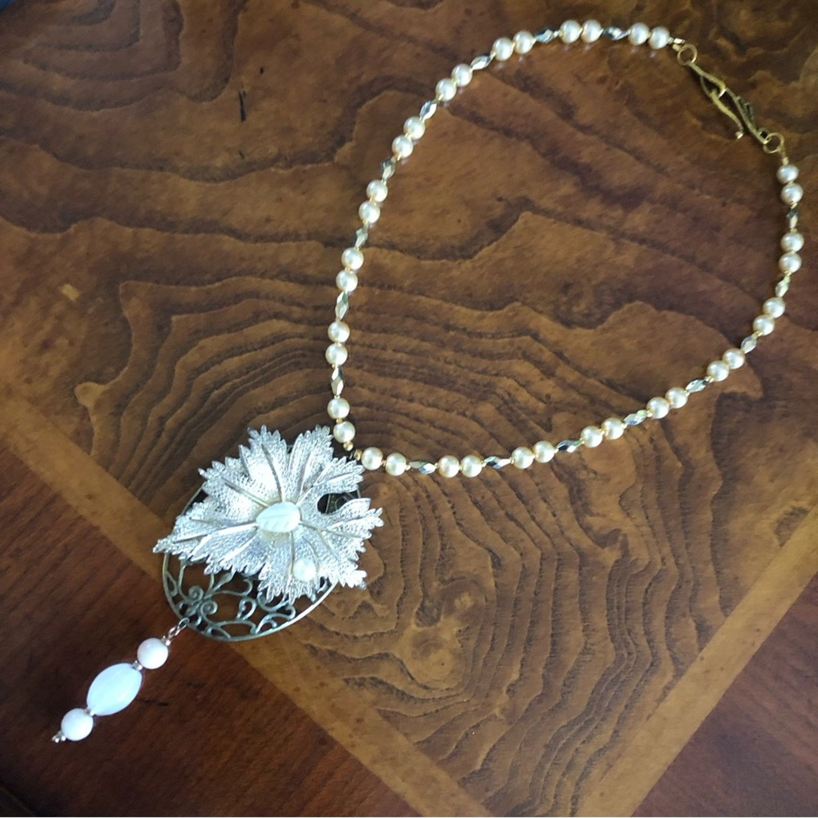 Handmade Handcrafted repurpose gold leaf quartz Pearl necklace Size ONE SIZE - 9 Thumbnail