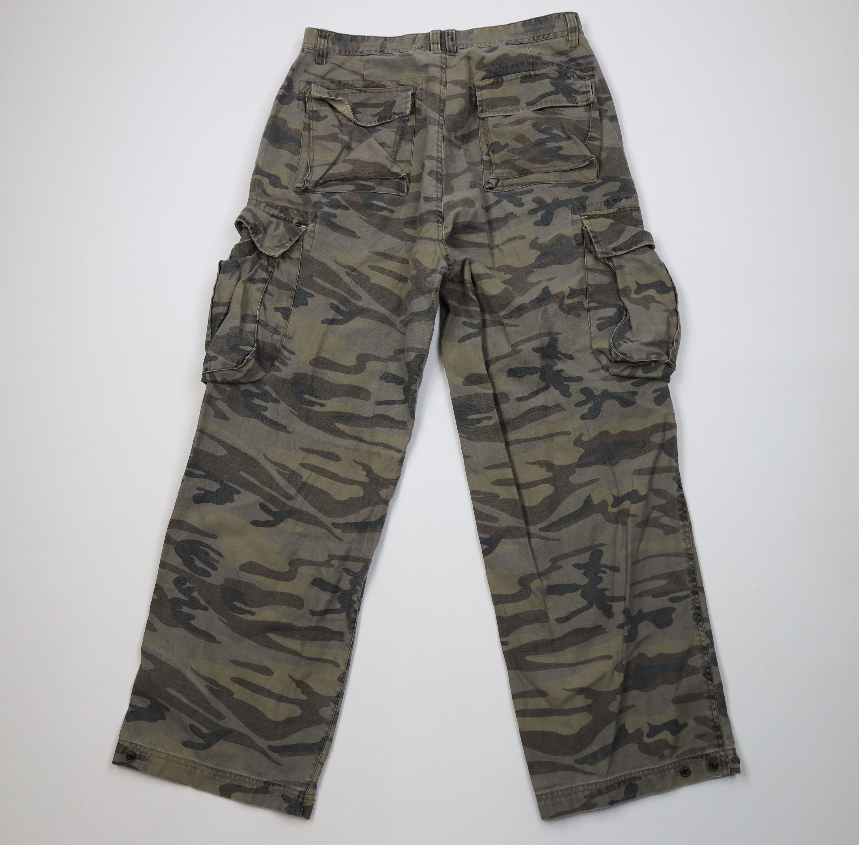 Vintage Vintage Y2K Streetwear Baggy Wide Leg Cargo Pants Camouflage Size US 34 / EU 50 - 8 Thumbnail