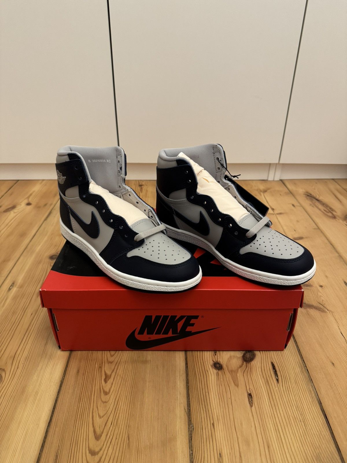 Nike Air Jordan 1 High 85 Size US 8 / EU 41 - 2 Thumbnail
