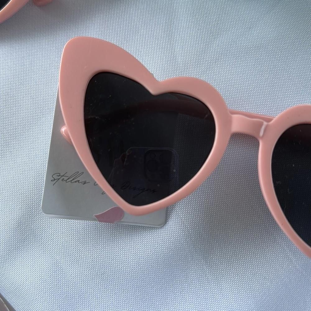 Designer Retro pink heart sunglasses Size ONE SIZE - 5 Thumbnail