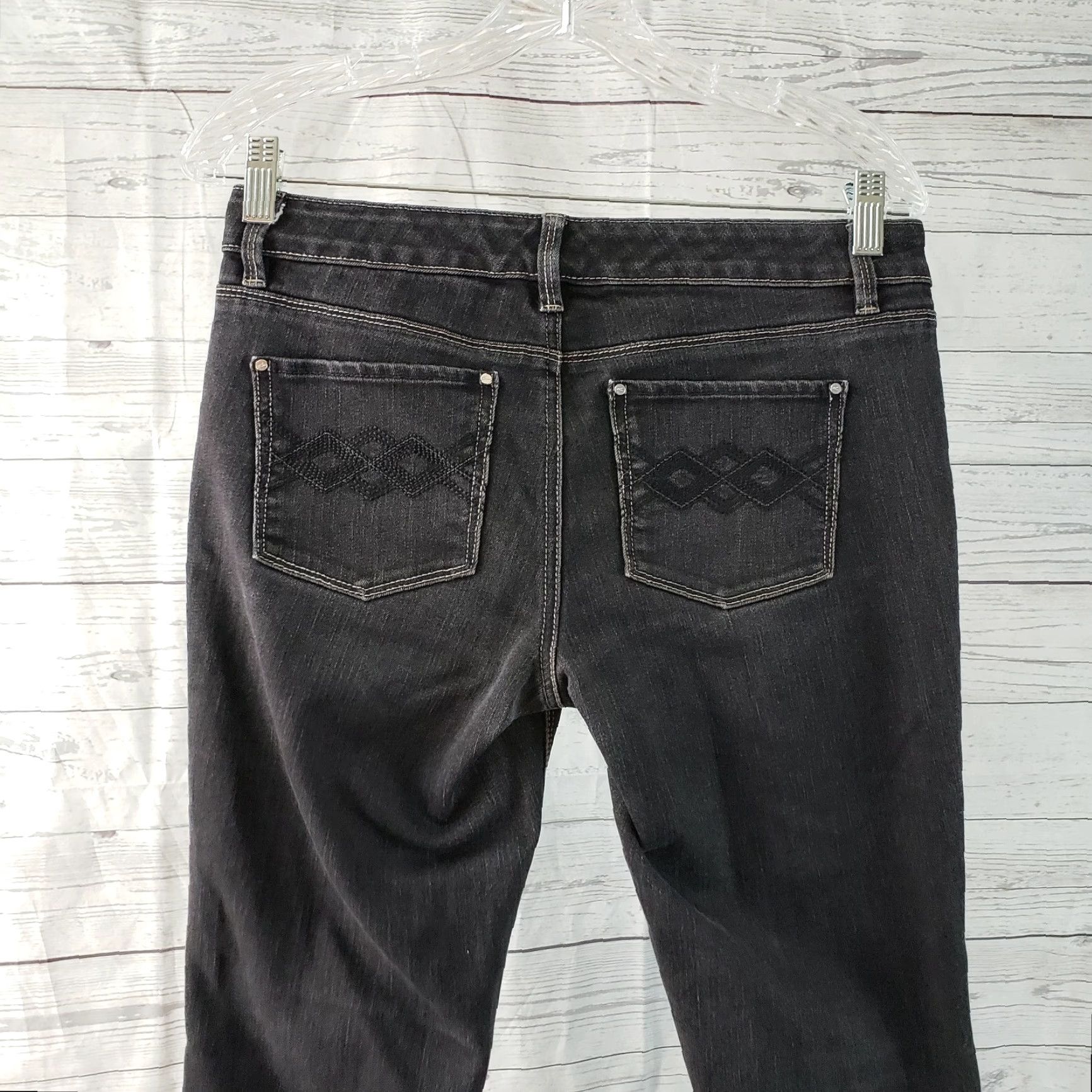 White House Black Market VINTAGE White House Black Market Womens Cropped Jeans Sz 4 Black Low Rise Denim Inseam 22in Mary Context: none Size 27" / US 4 / IT 40 - 4 Thumbnail