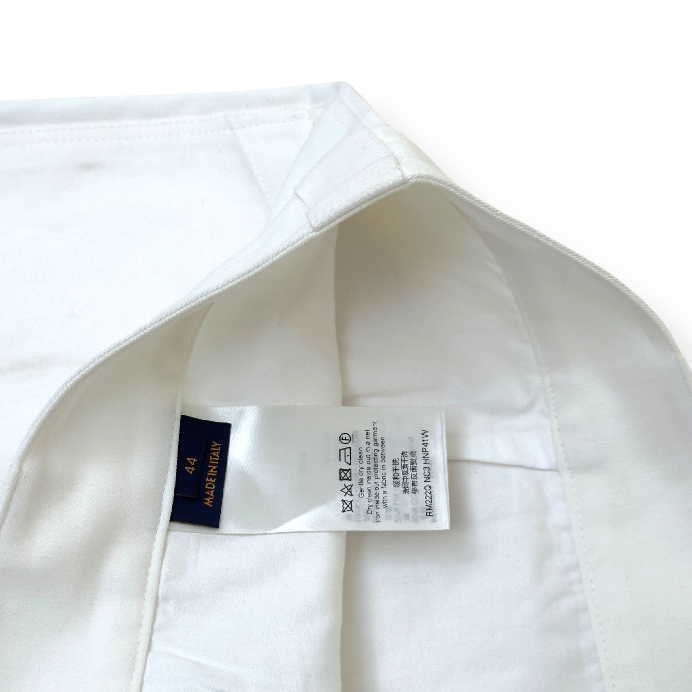 Louis Vuitton LOUIS VUITTON SOFT CARGO SHORTS LUXURY WHITE 44 / L Size US 34 / EU 50 - 9 Thumbnail