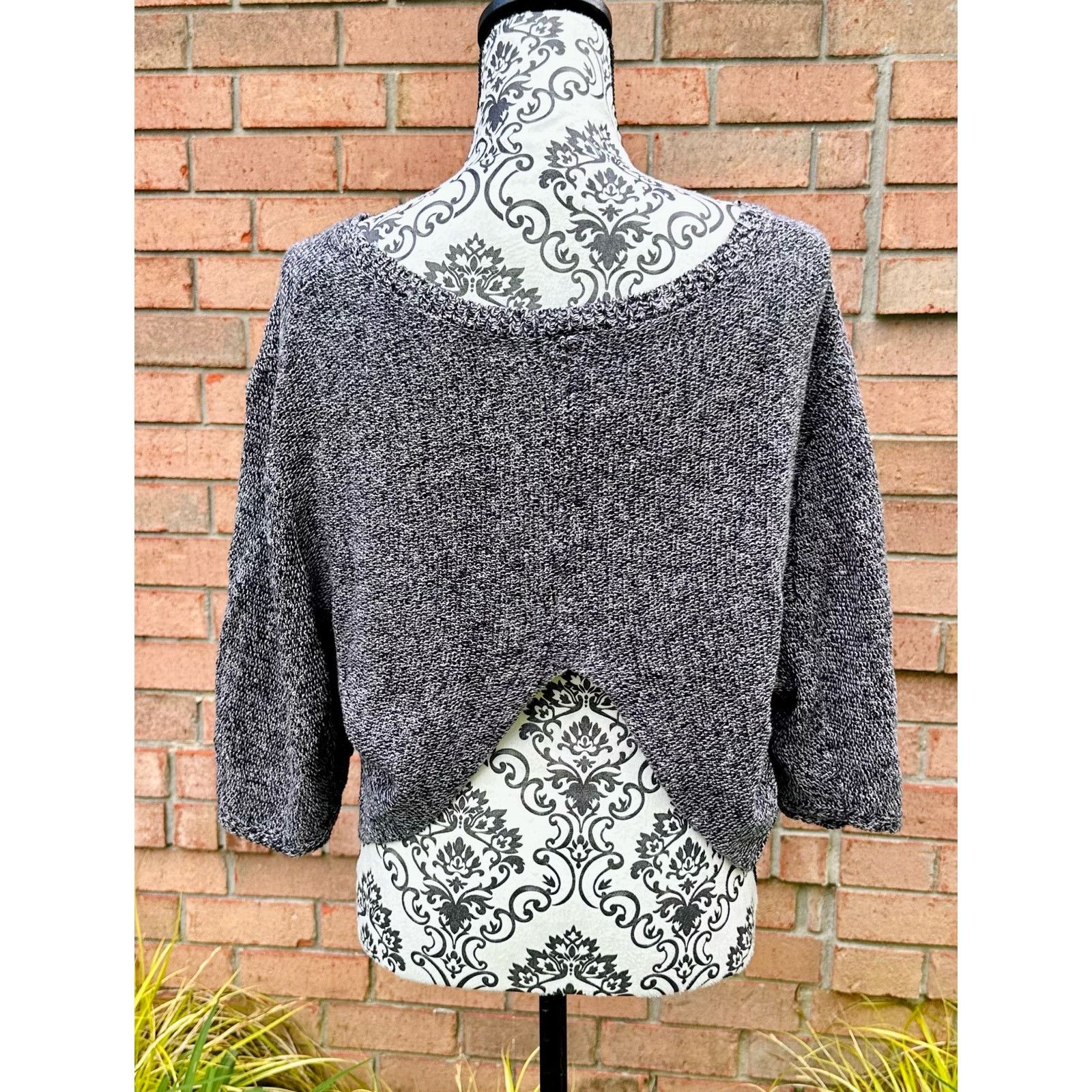 Free People EUC Free People Oversized Black White Crop Sweater XS Size XS / US 0-2 / IT 36-38 - 3 Thumbnail