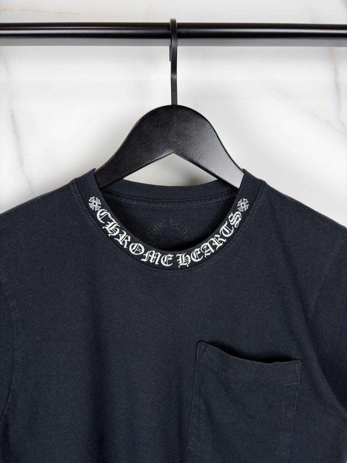 Chrome Hearts Chrome Hearts Neck Logo Scroll Pocket Tshirt Black Size US XS / EU 42 / 0 - 3 Thumbnail