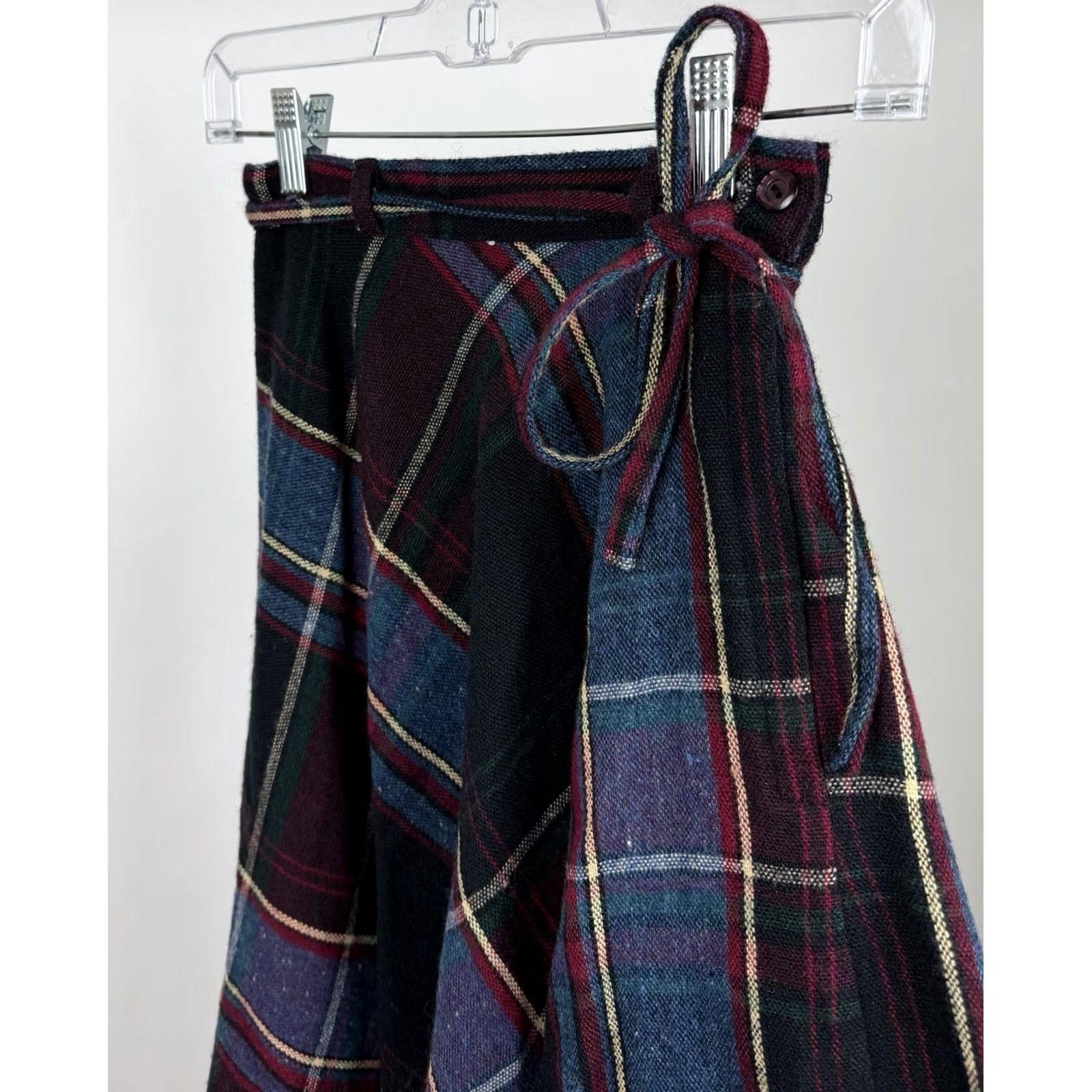 Vintage Vintage Plaid Midi Skirt Womens XXS 22" High Waist Wool Blend Fuzzy Tartan 70s Size 24" / US 00 / IT 34 - 5 Thumbnail
