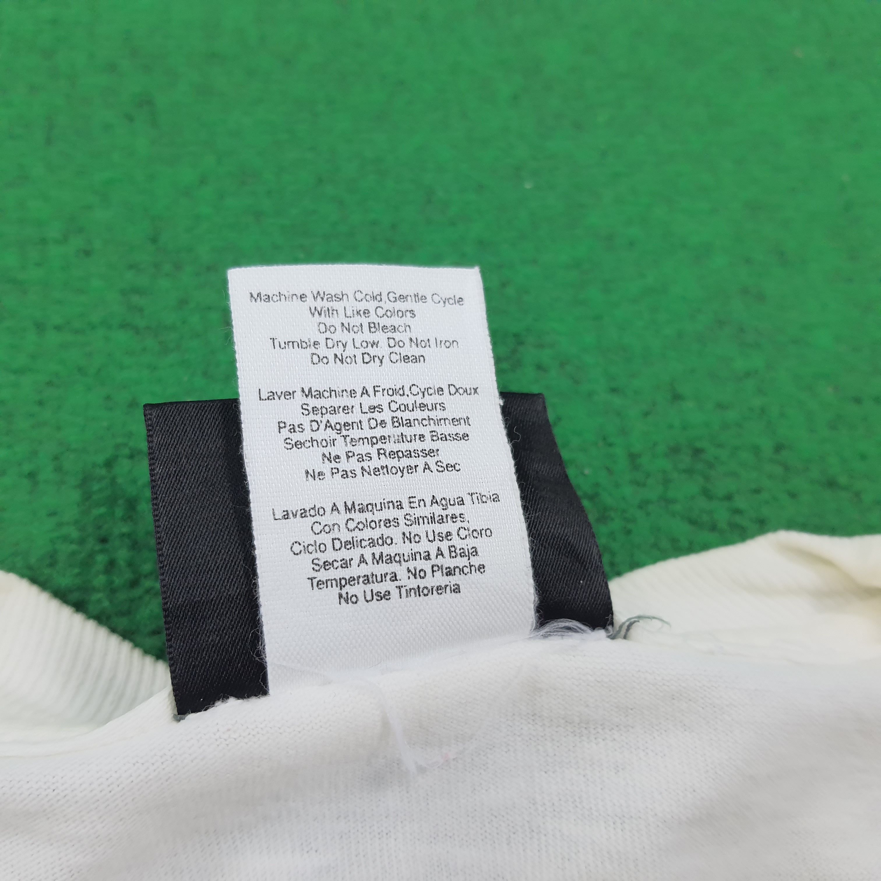 DKNY × Vintage Vintage DKNY Donna Karan New York American Boxy Brand Tshirt Size US L / EU 52-54 / 3 - 7 Thumbnail