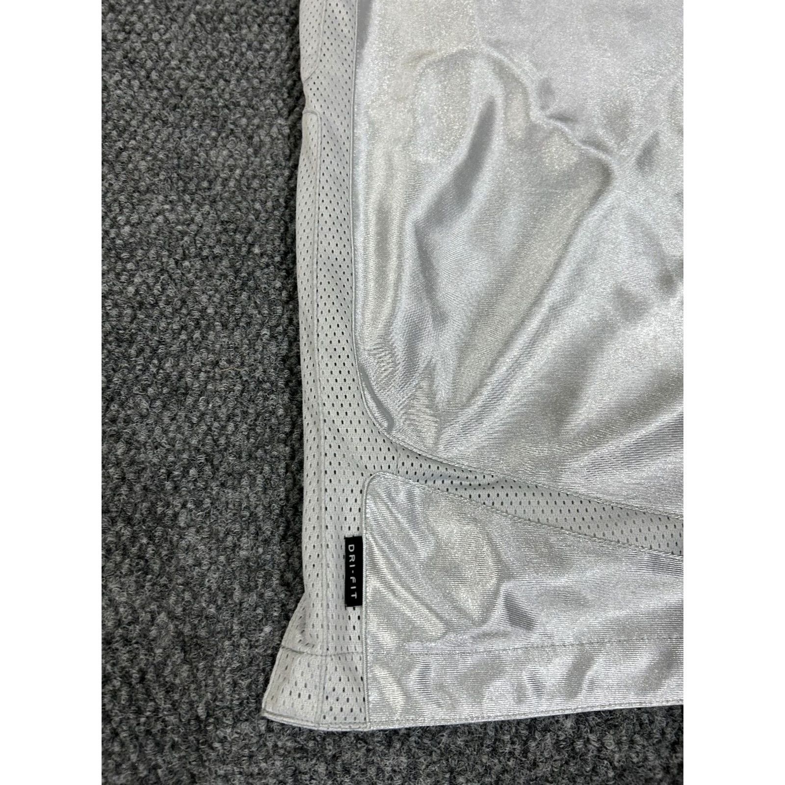 Nike Nike Dri-Fit Jacket Mens 2XL Gray Lightweight Hooded Zip Pockets Vintage-style Running Gym Training Seasonal Winter Fall Spring Athletic Coat Size US XXL / EU 58 / 5 - 3 Thumbnail