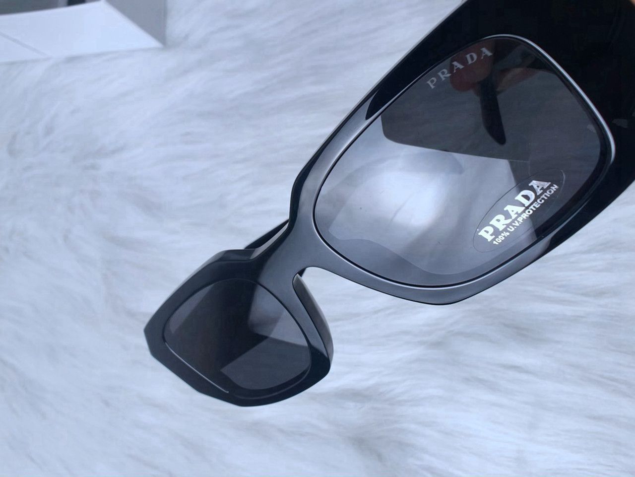 Prada VINTAGE Luxury Prada Sunglasses Size ONE SIZE - 2 Thumbnail