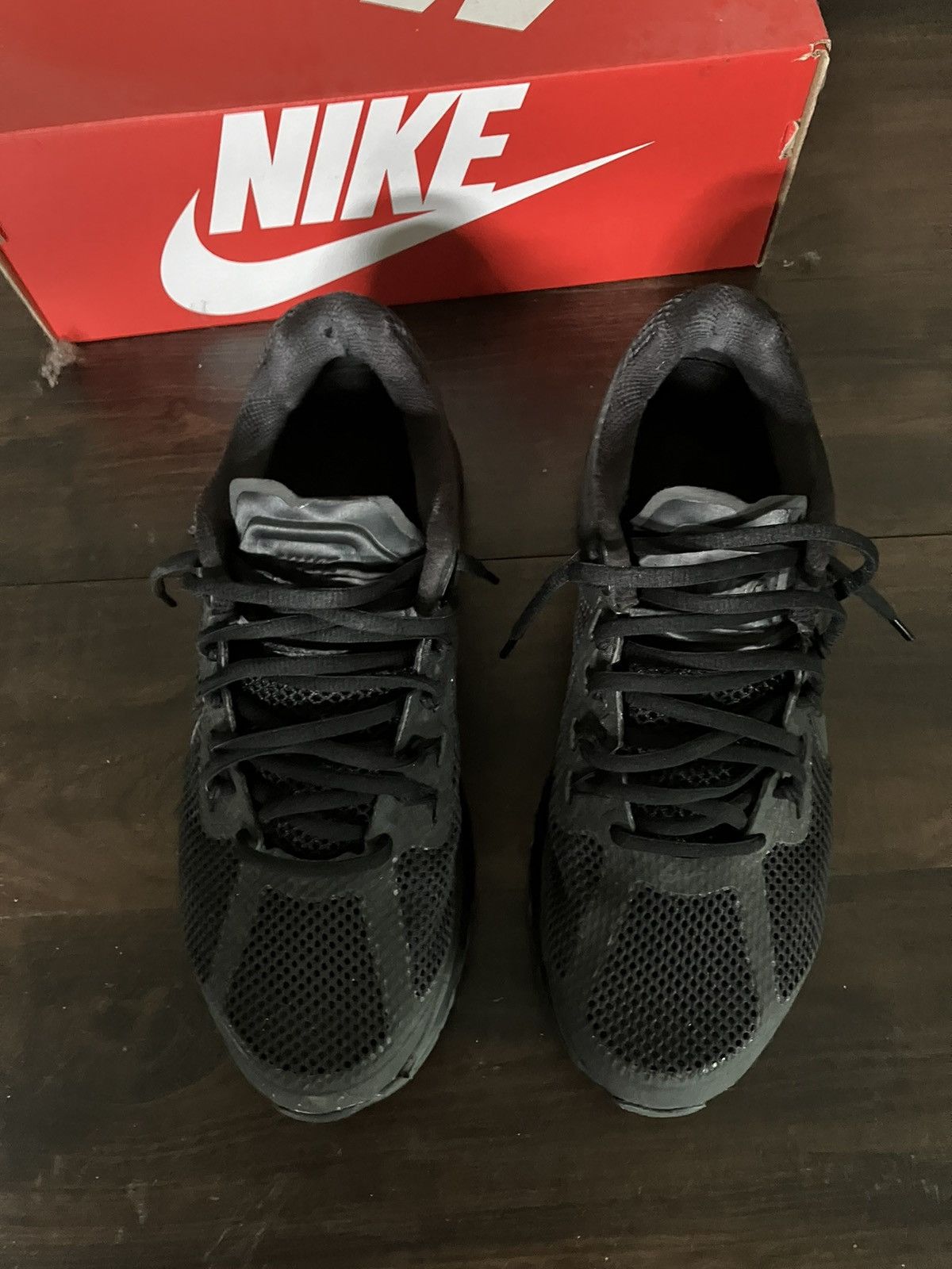 Nike Air Max 2013 Triple Black Retro Size US 10 / EU 43 - 2 Thumbnail
