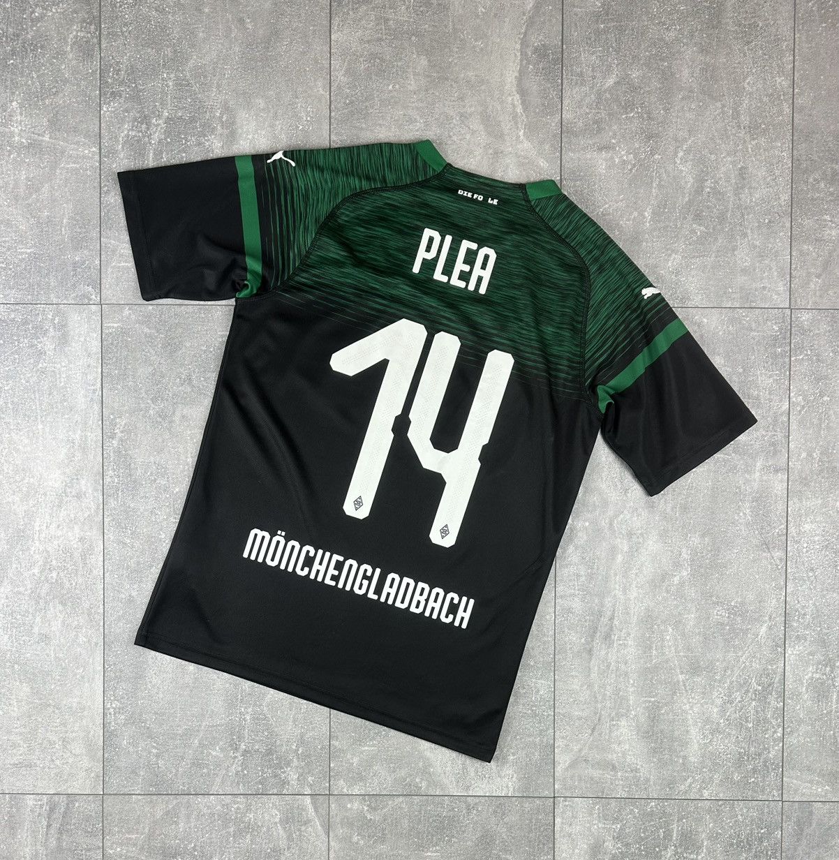 Puma Puma Borussia Mönchengladbach 2018 #14 Plea Soccer Jersey Size US M / EU 48-50 / 2 - 2 Thumbnail