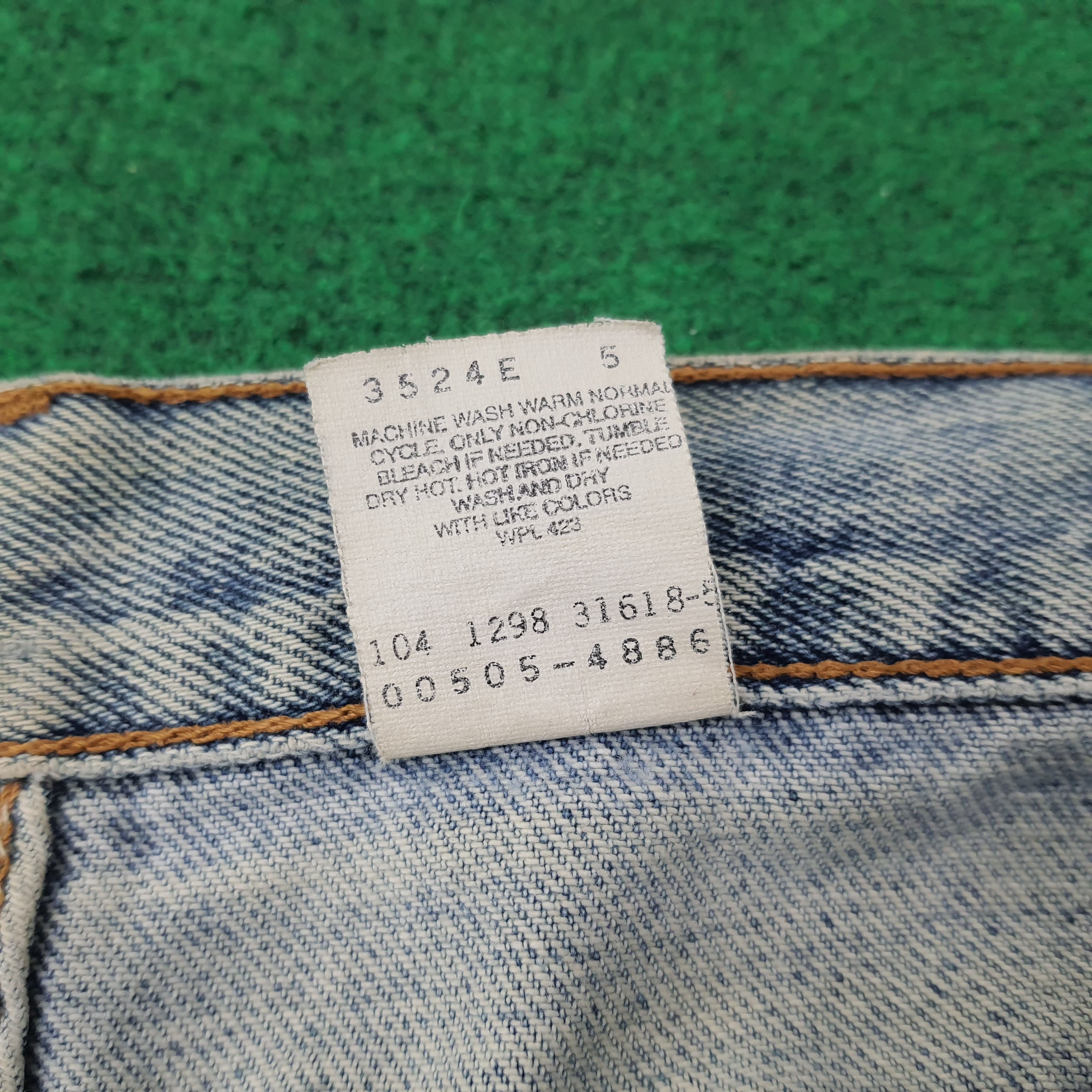 Levi's Vintage Levi's 505 Authentic Red Tab Destressed Jean C228N19 Size US 32 / EU 48 - 10 Thumbnail