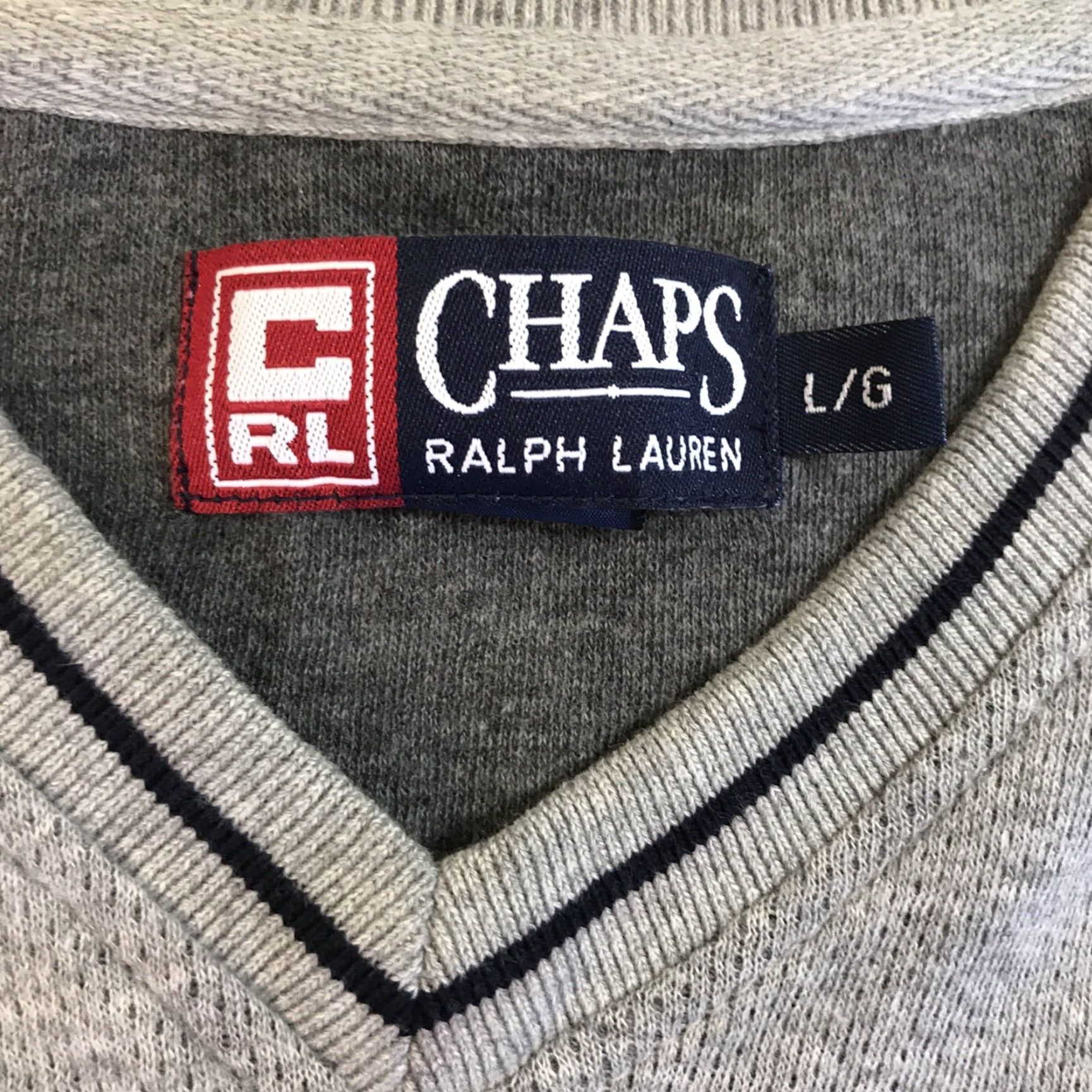 Ralph Lauren VINTAGE Chaps Ralph Lauren Sweater L Gray Embroidered V-Neck Pullover Mens Streetwear Size US L / EU 52-54 / 3 - 2 Thumbnail