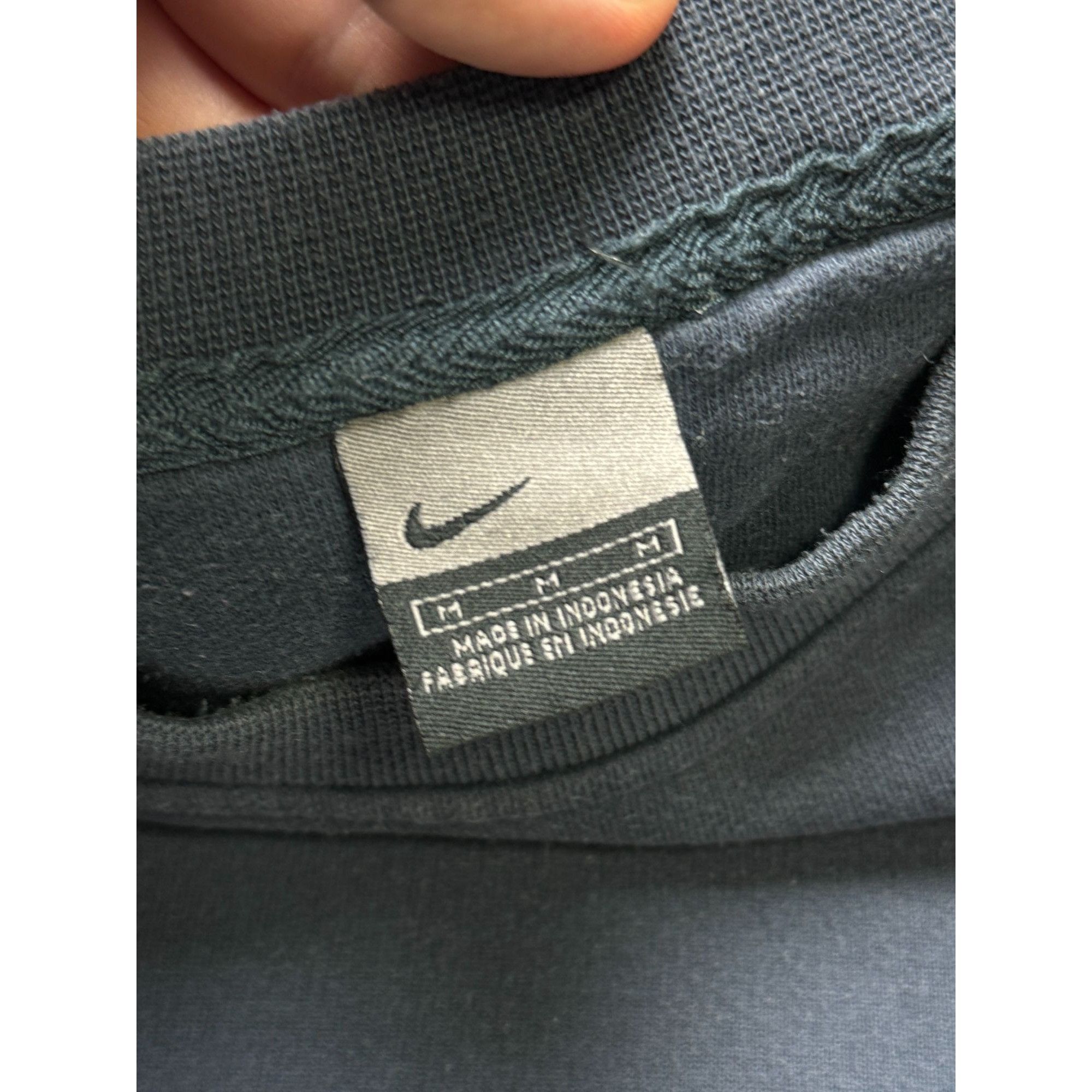Nike Vintage Nike Crewneck Embroidered Logo Sweatshirt (YG008) Size US M / EU 48-50 / 2 - 4 Thumbnail