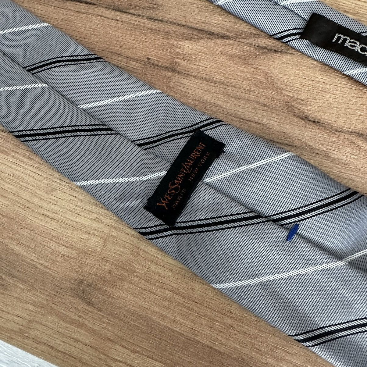 Yves Saint Laurent Vintage Yves Saint Laurent Tie Silk Old Money Italy 00s Size ONE SIZE - 3 Thumbnail