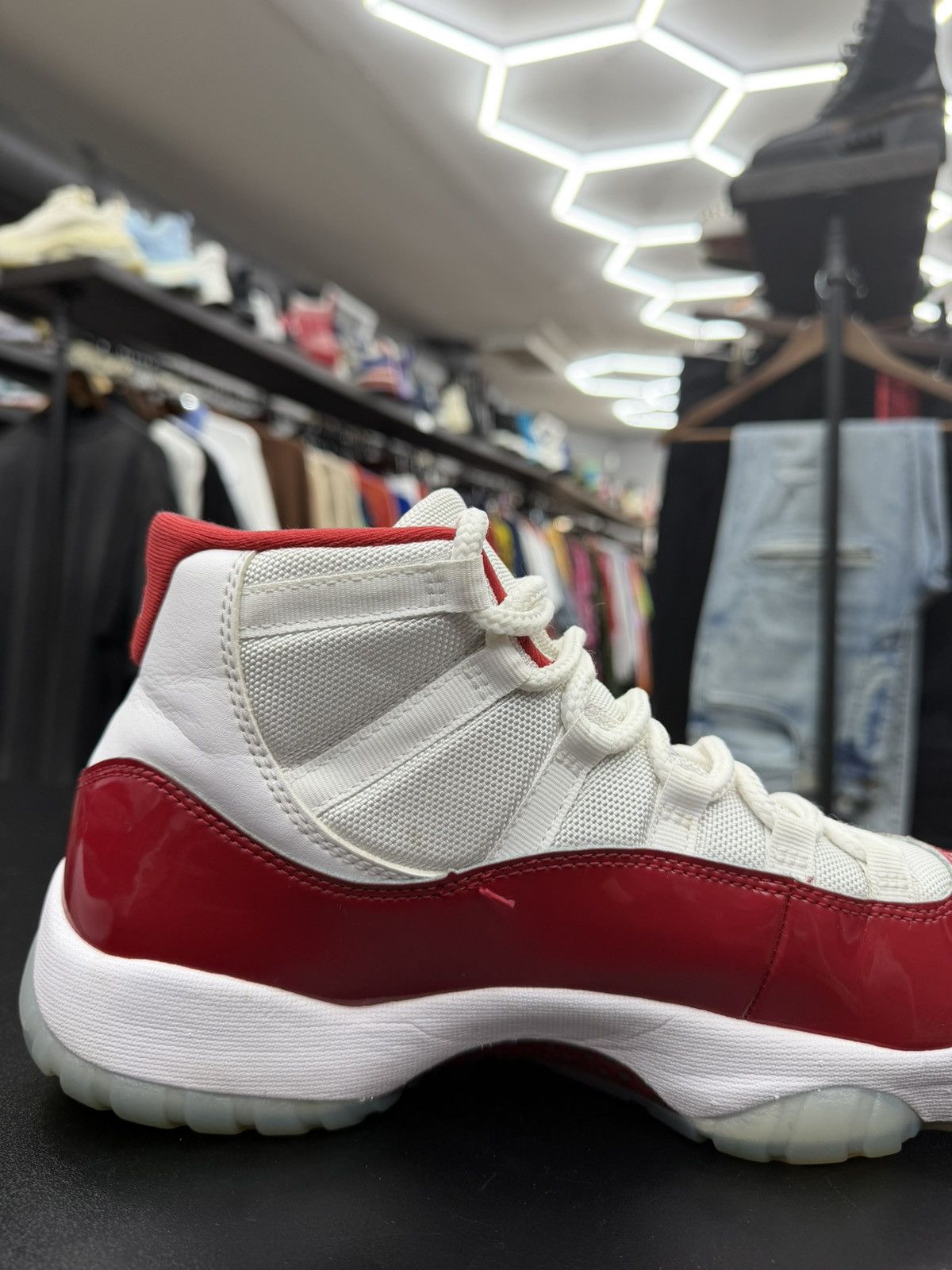 Jordan Brand Size 10 - Jordan 11 Retro Cherry “2022” Size US 10 / EU 43 - 7 Thumbnail