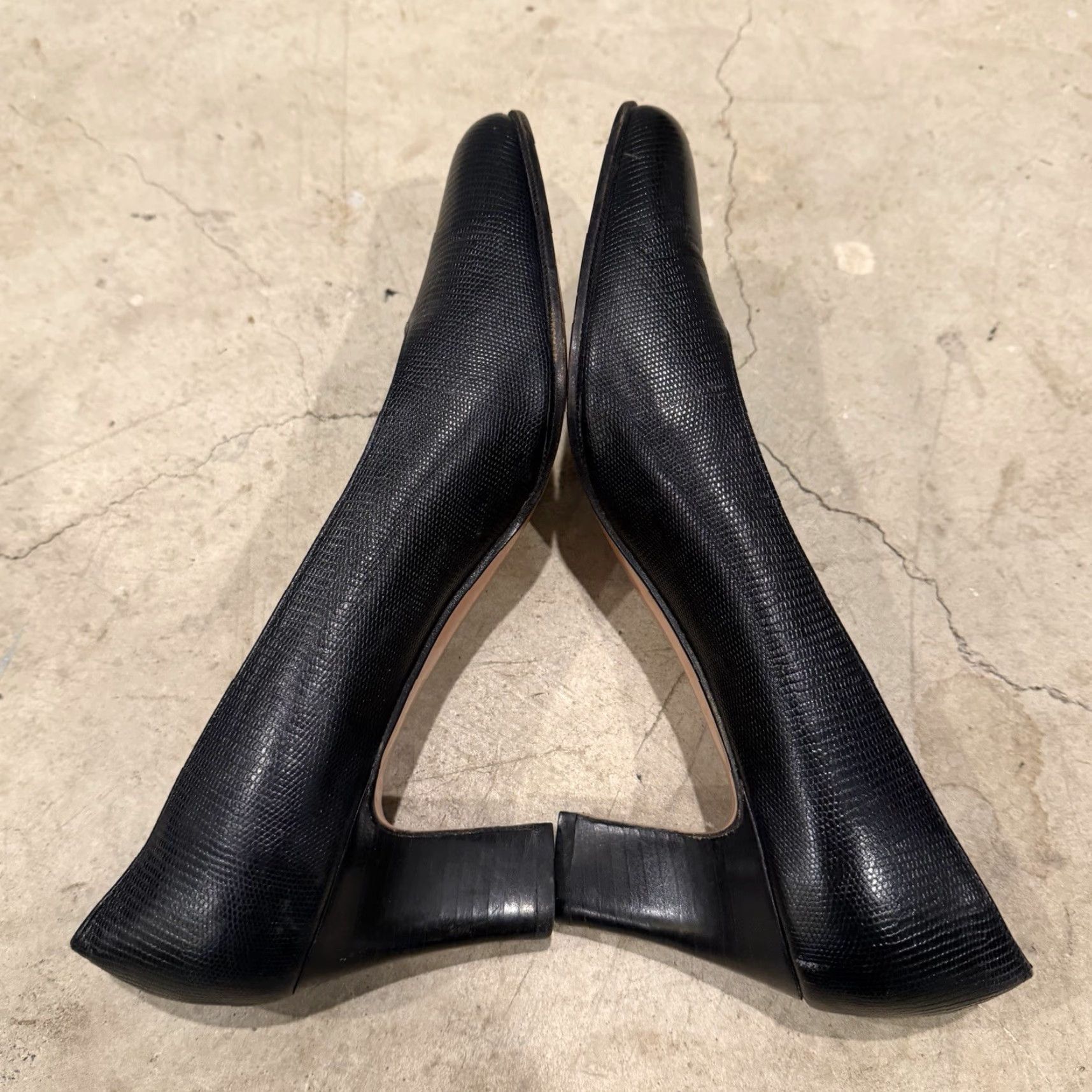 Salvatore Ferragamo VINTAGE Salvatore Ferragamo Womens Black Pumps Heels - Size 9 AAA Leather Round Toe Med Heel Womens Size US 9 / IT 39 - 7 Thumbnail