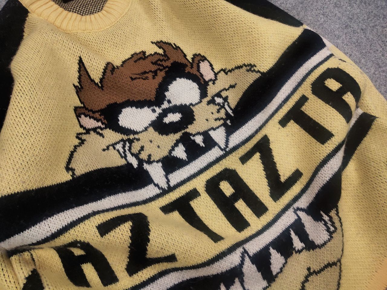 Cartoon Network Vintage 90's Looney Tunes Logo Taz Warner Bros Knit Sweater Size US L / EU 52-54 / 3 - 8 Thumbnail