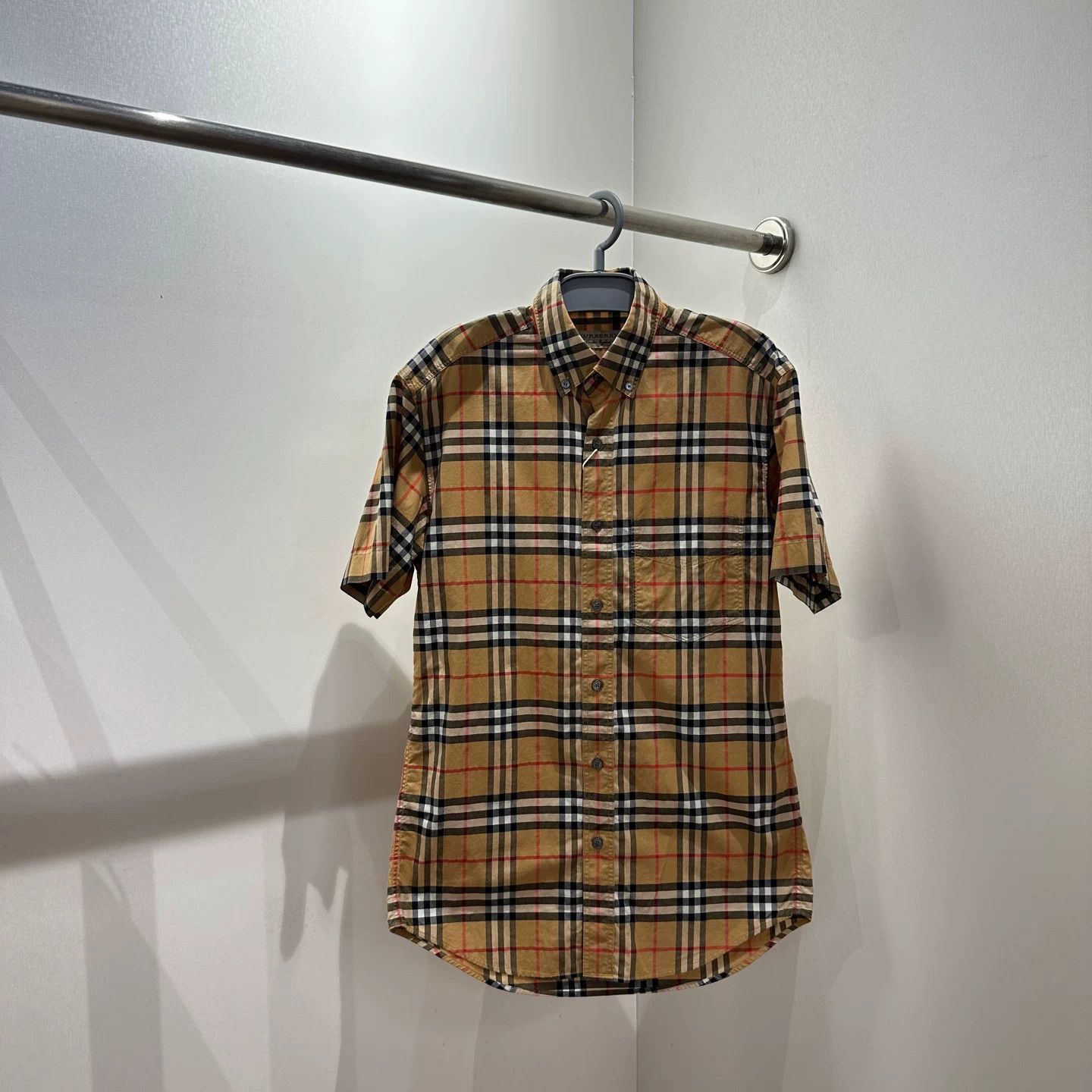 Burberry Burberry Plaid T-Shirt XS Women Size XS / US 0-2 / IT 36-38 - 1 Thumbnail
