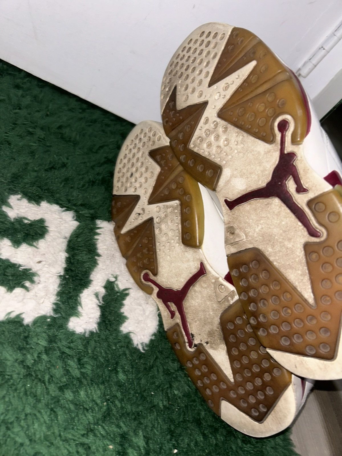 Jordan Brand Size 11 - Air Jordan 6 Retro 2015 Maroon Preowned With Box Size US 11 / EU 44 - 7 Thumbnail