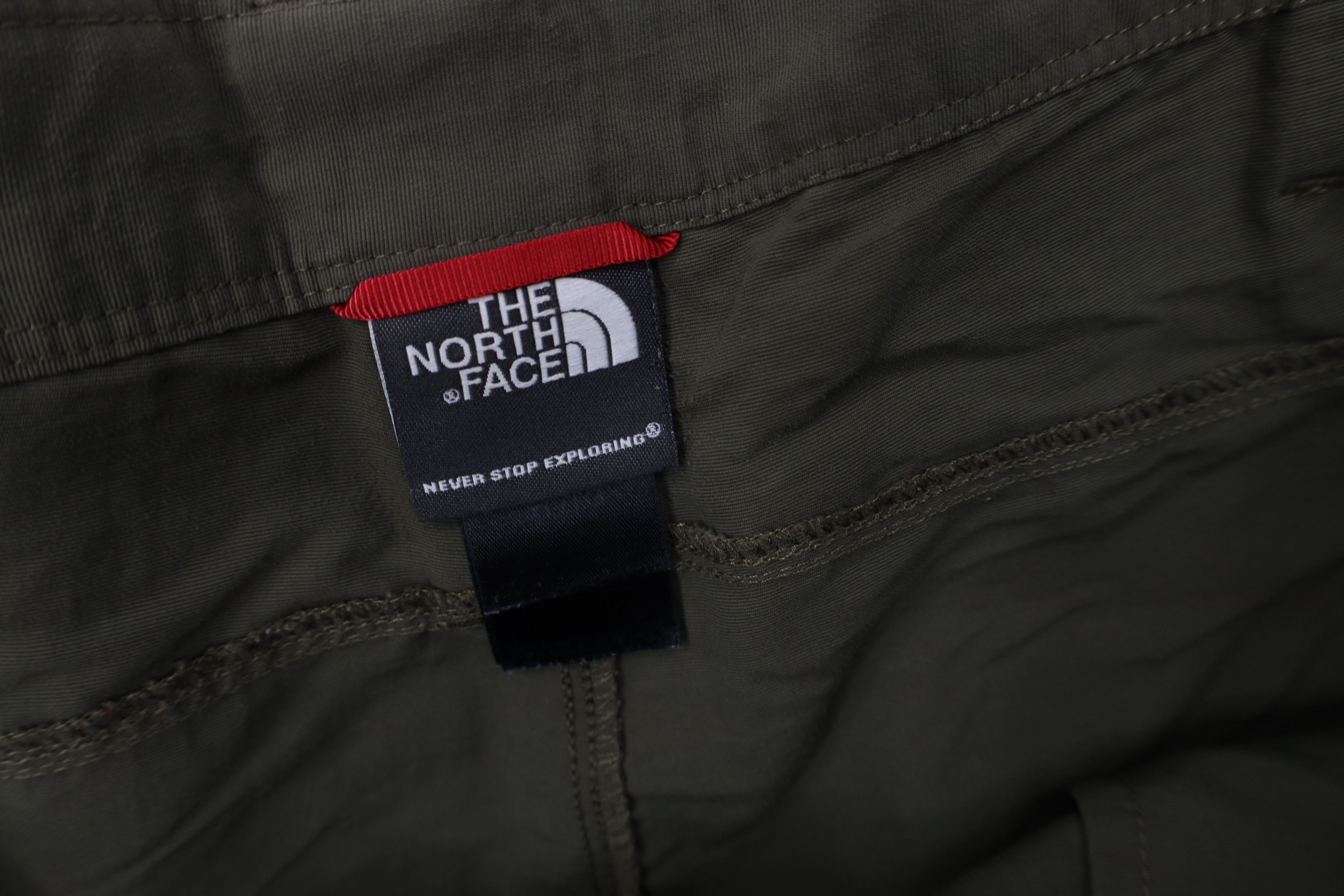 The North Face Vintage Y2K The North Face Trekking Cargo Shorts Green Size US 36 / EU 52 - 7 Thumbnail