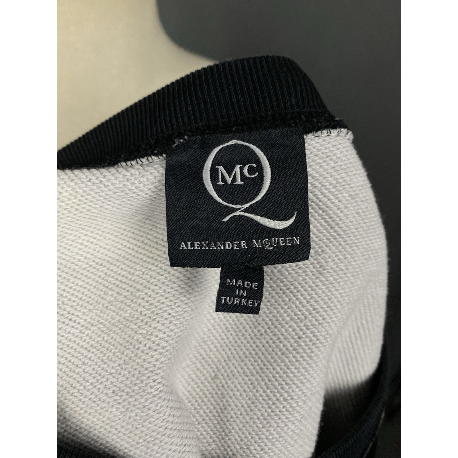 Alexander McQueen Alexander McQueen Swallow Bird & Skulls Men's Black Crewneck Size US S / EU 44-46 / 1 - 9 Thumbnail