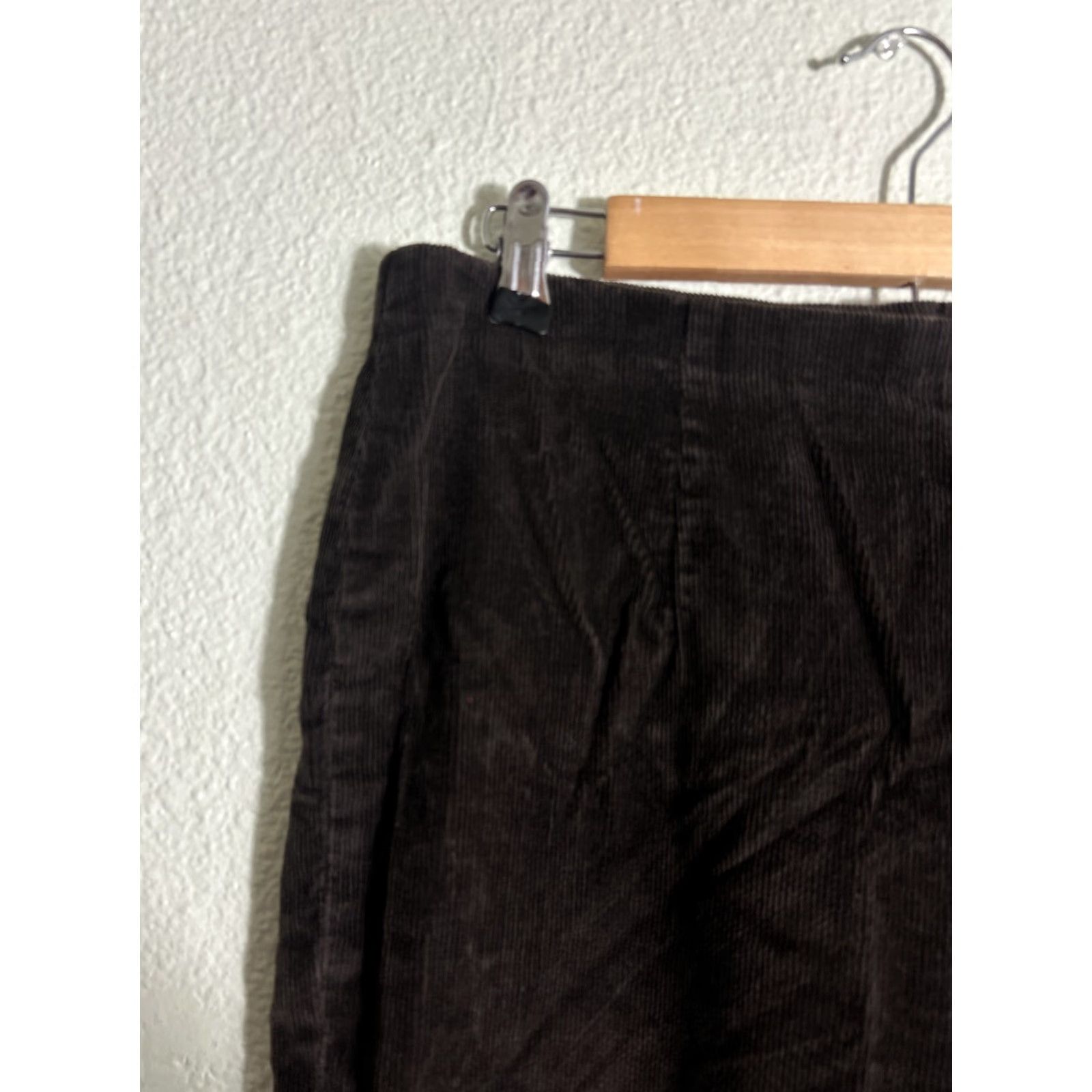 Eddie Bauer Eddie Bauer Women’s Bremerton Fit Corduroy Pants 12 Brown 34x28 Regular Straight 90s Chino Corduroy Vest? Size 34" / US 12 / IT 48 - 4 Thumbnail