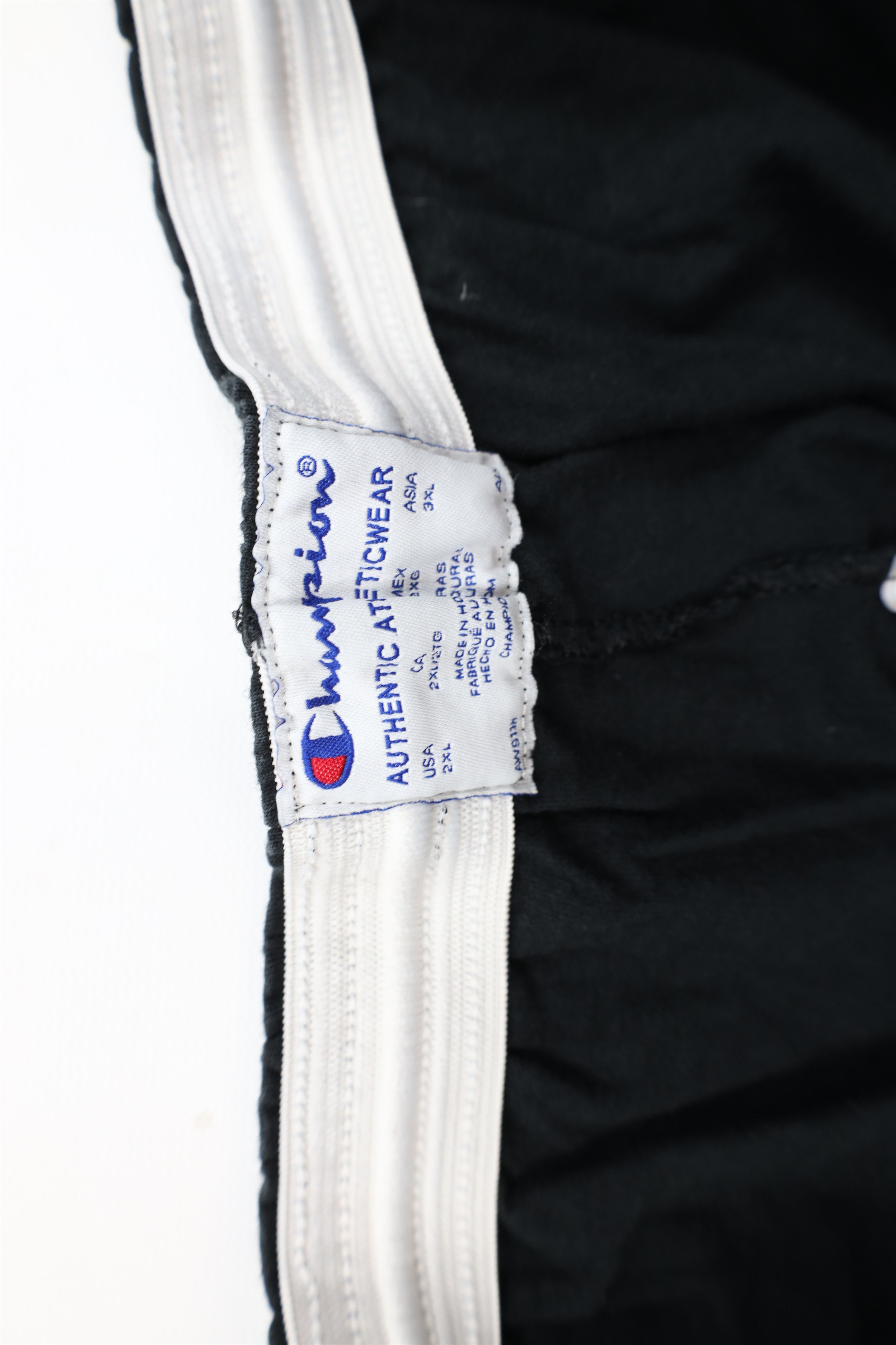 Champion × Vintage Vintage Champion Faded Above Knee Cotton Dad Shorts Black Size US 38 / EU 54 - 8 Thumbnail