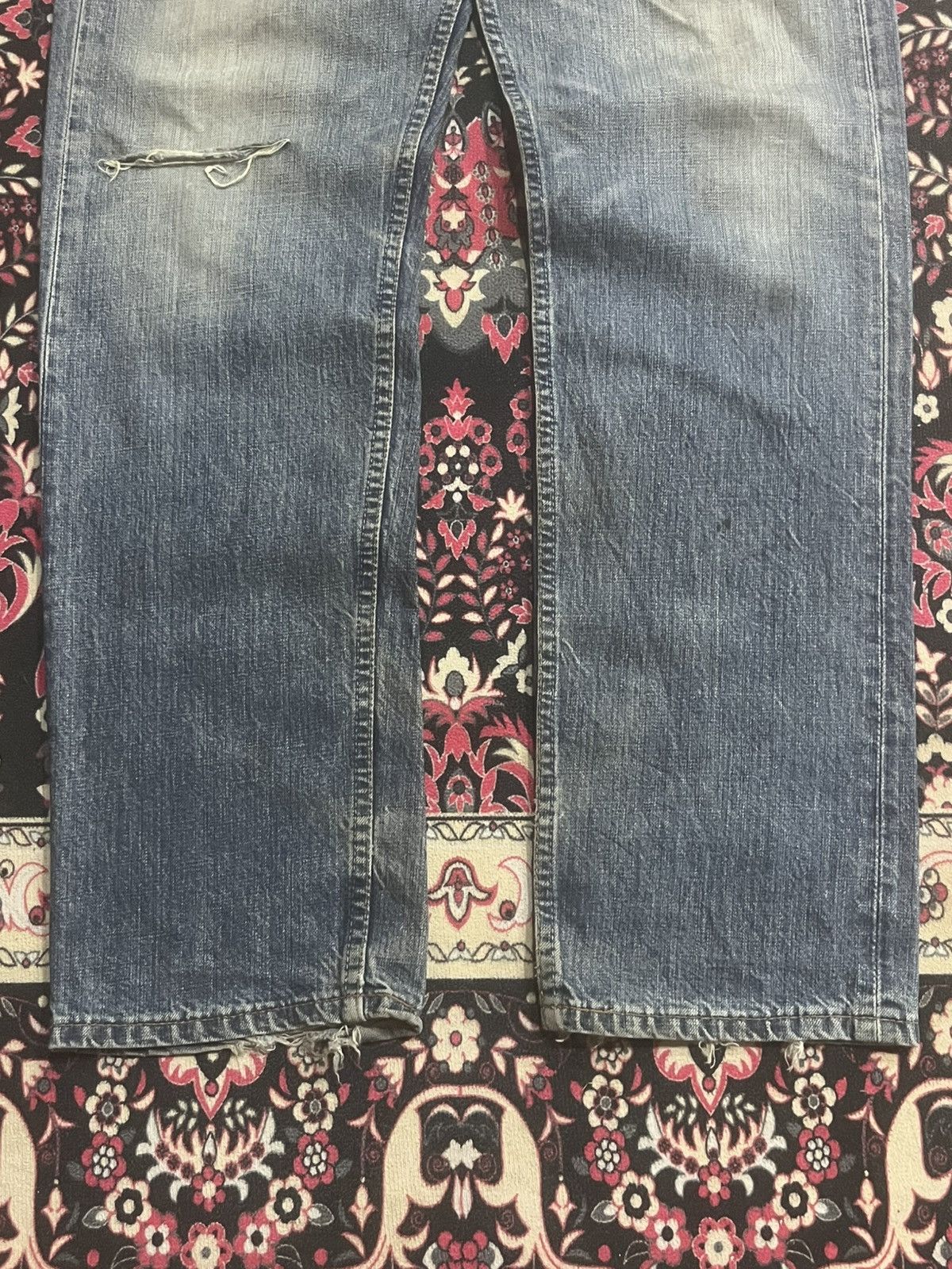 Levi's Vintage Y2K Levi’s 501 Blue Faded Distressed Classic Jeans Size US 32 / EU 48 - 11 Thumbnail