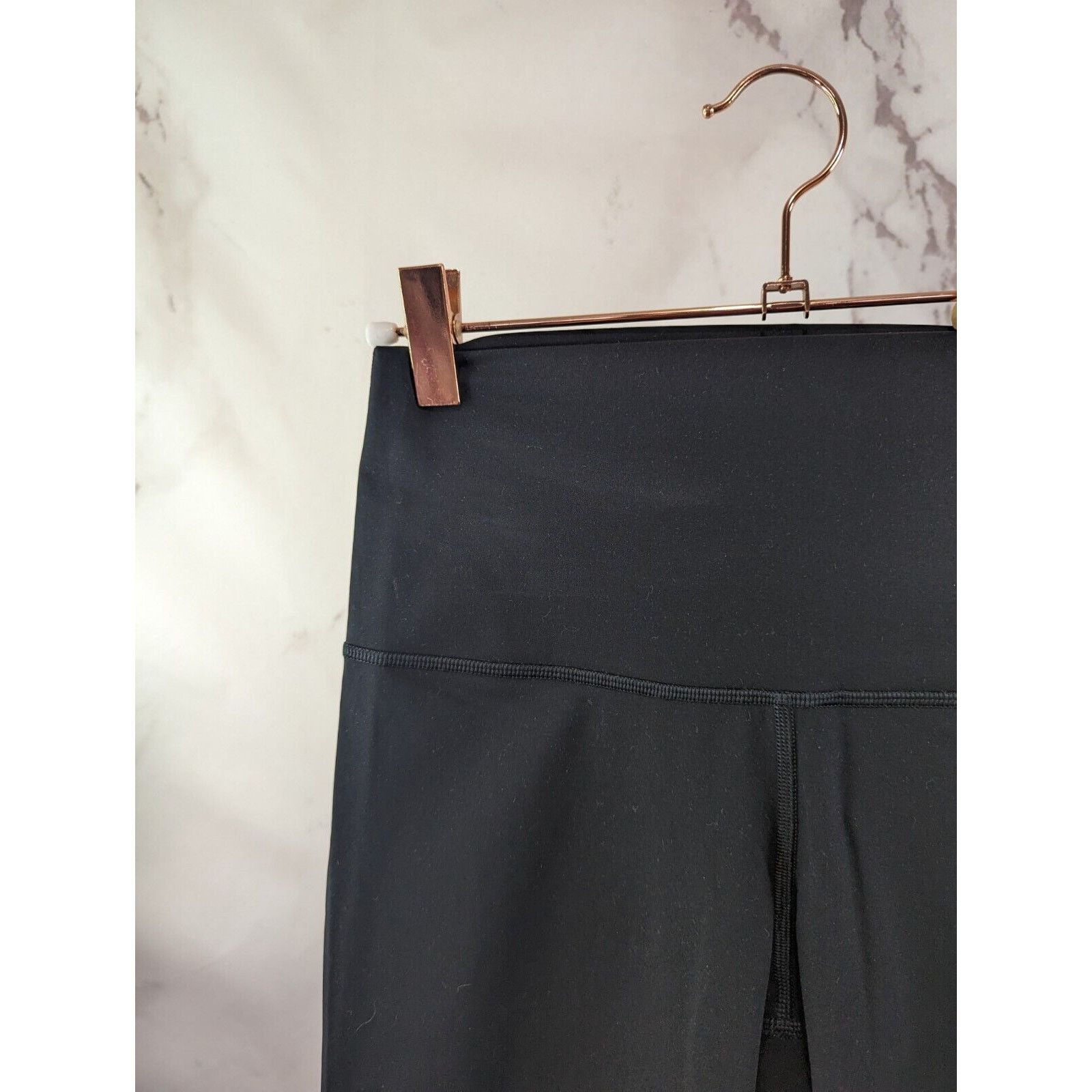 Everlane Everlane Shorts Women Medium Black Perform Bike High Rise Size 30" / US 8 / IT 44 - 2 Thumbnail