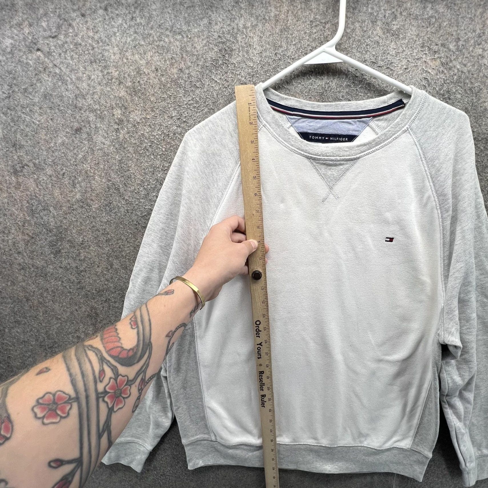 Tommy Hilfiger Tommy Hilfiger Sweatshirt Mens L Gray Raglan Crewneck Pullover Logo Knit Size US L / EU 52-54 / 3 - 5 Thumbnail
