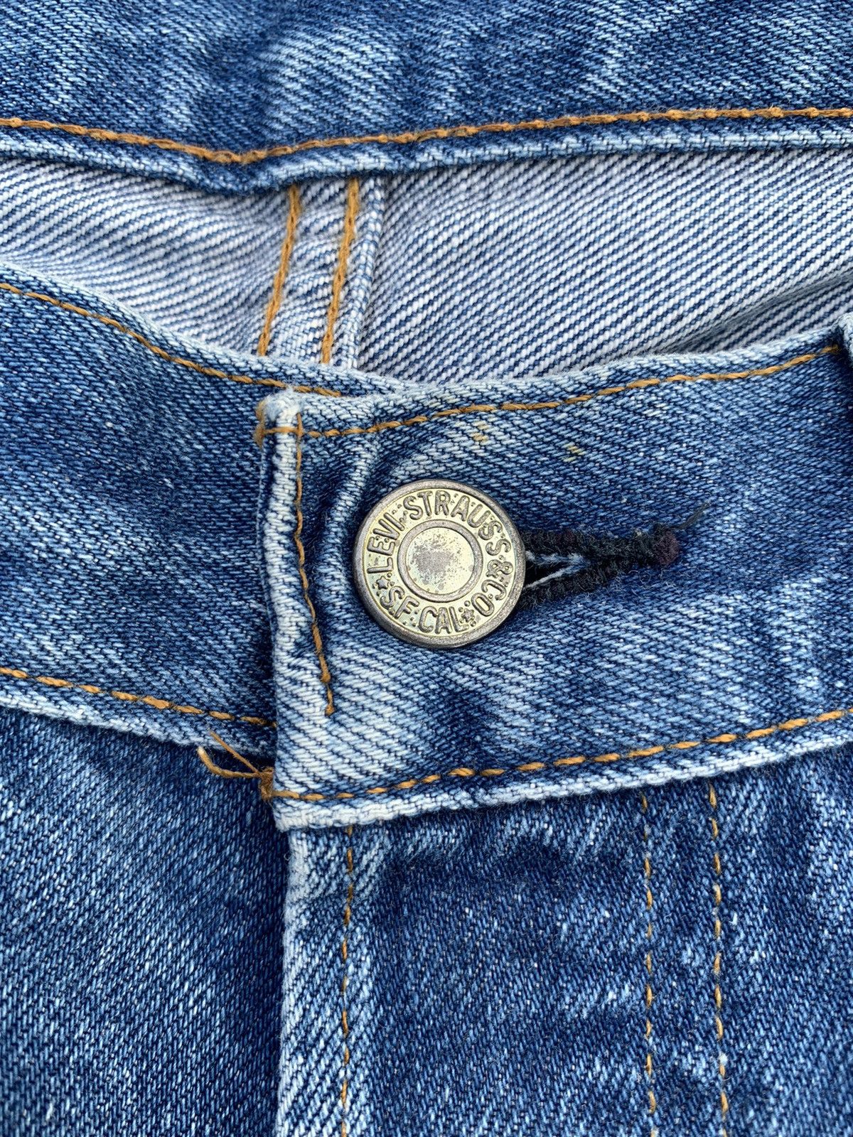 Levi's VINTAGE LEVIS 501 BIG E 555 SELVEDGE FADED DISTRESSED DENIM Size US 29 - 11 Thumbnail