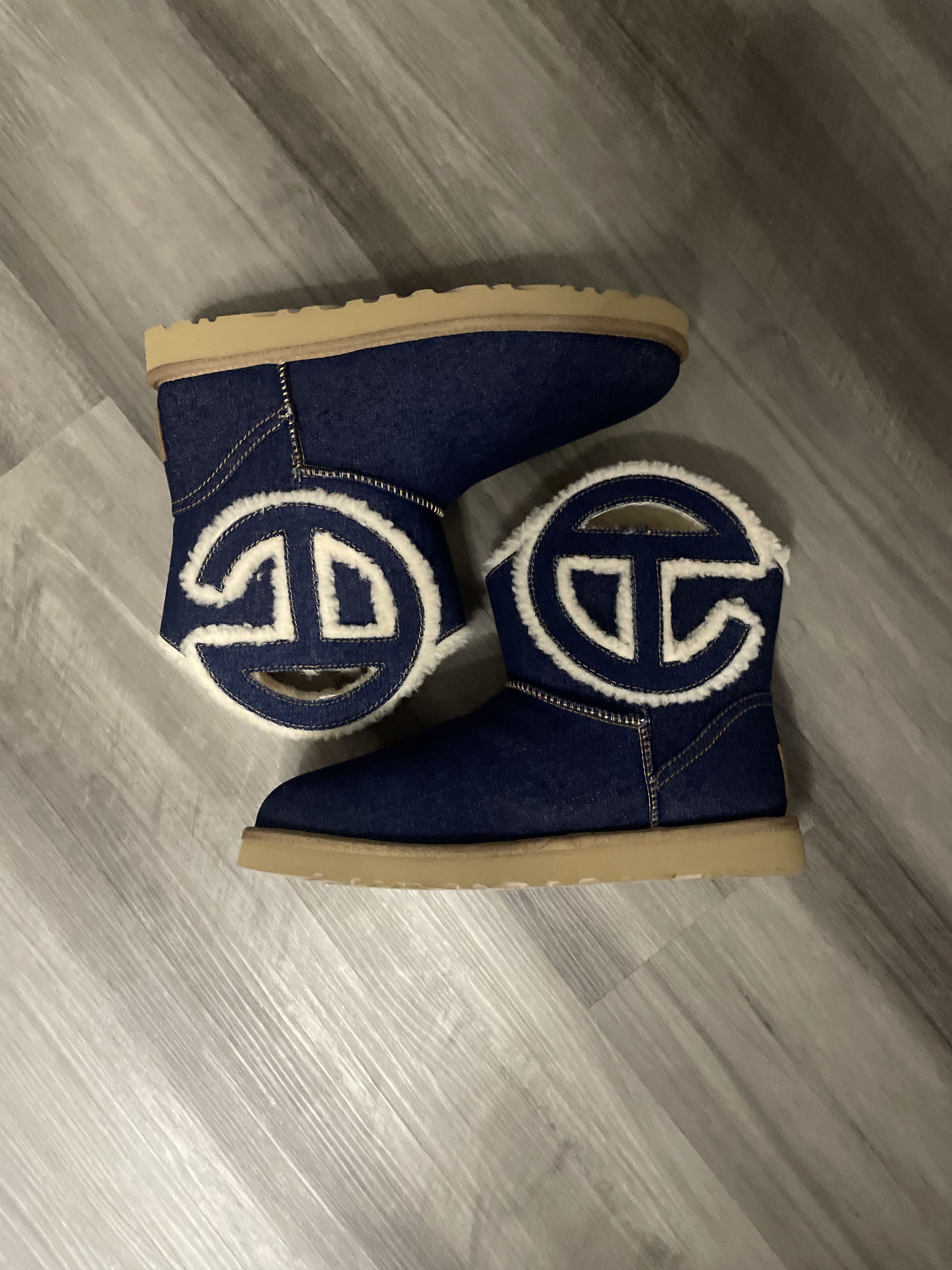 Telfar × Ugg Telfar x ugg collab mini boot Size US 10 / IT 40 - 11 Thumbnail
