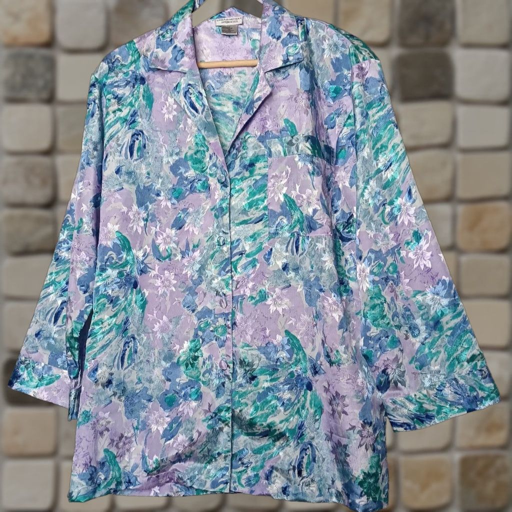 Vintage VINTAGE Linda Hartman Intimates Sleep Shirt Long Sleeve Floral Silk Rayon S Purple Blue Chest Pocket Shimmery 1980s 1990s Womens Size S / US 4 / IT 40 - 1 Thumbnail