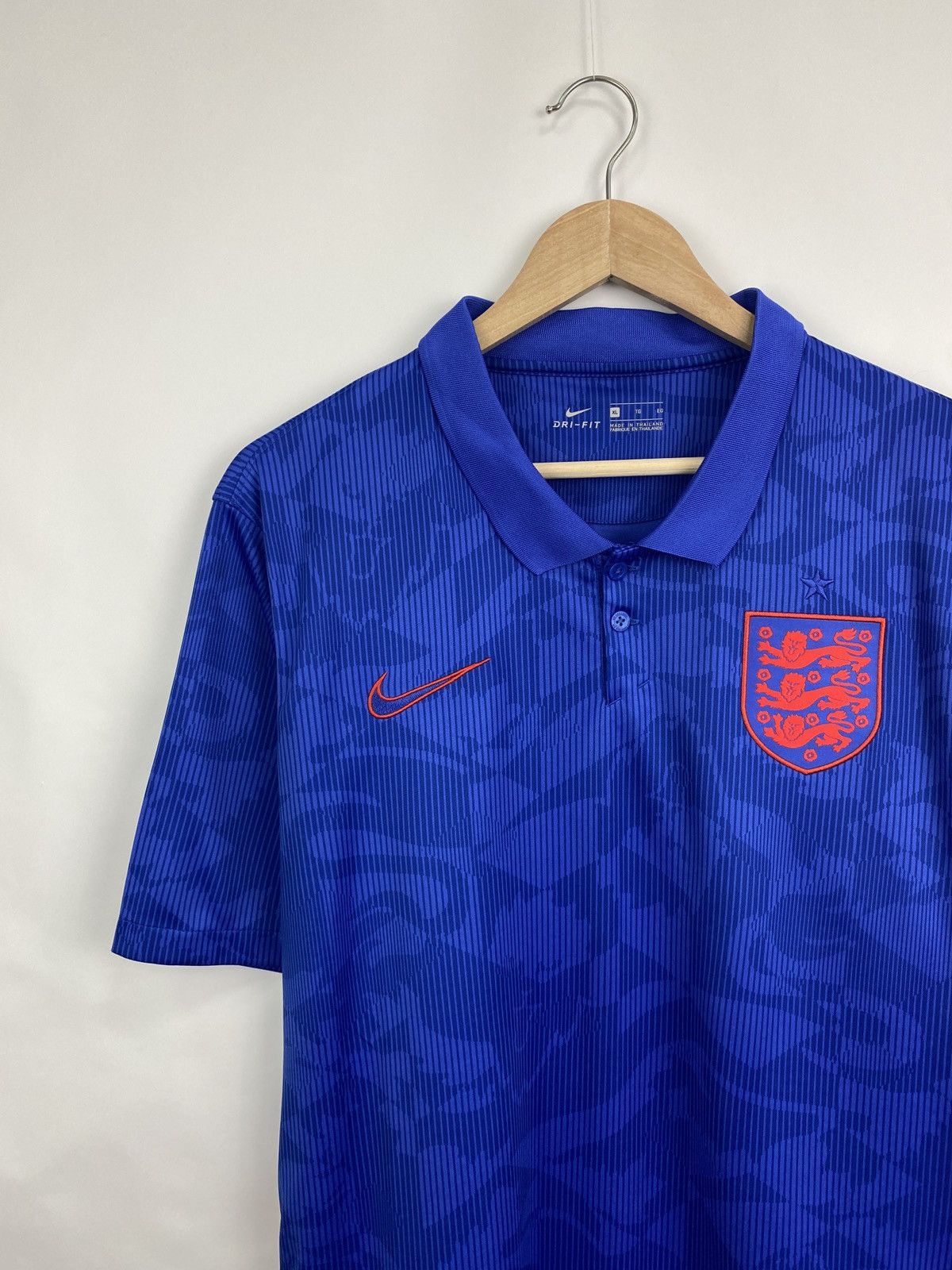 Nike 🏴󠁧󠁢󠁥󠁮󠁧󠁿 England Nike 2021 Soccer Jersey Training Rare Retro Y2K Size US XL / EU 56 / 4 - 2 Thumbnail