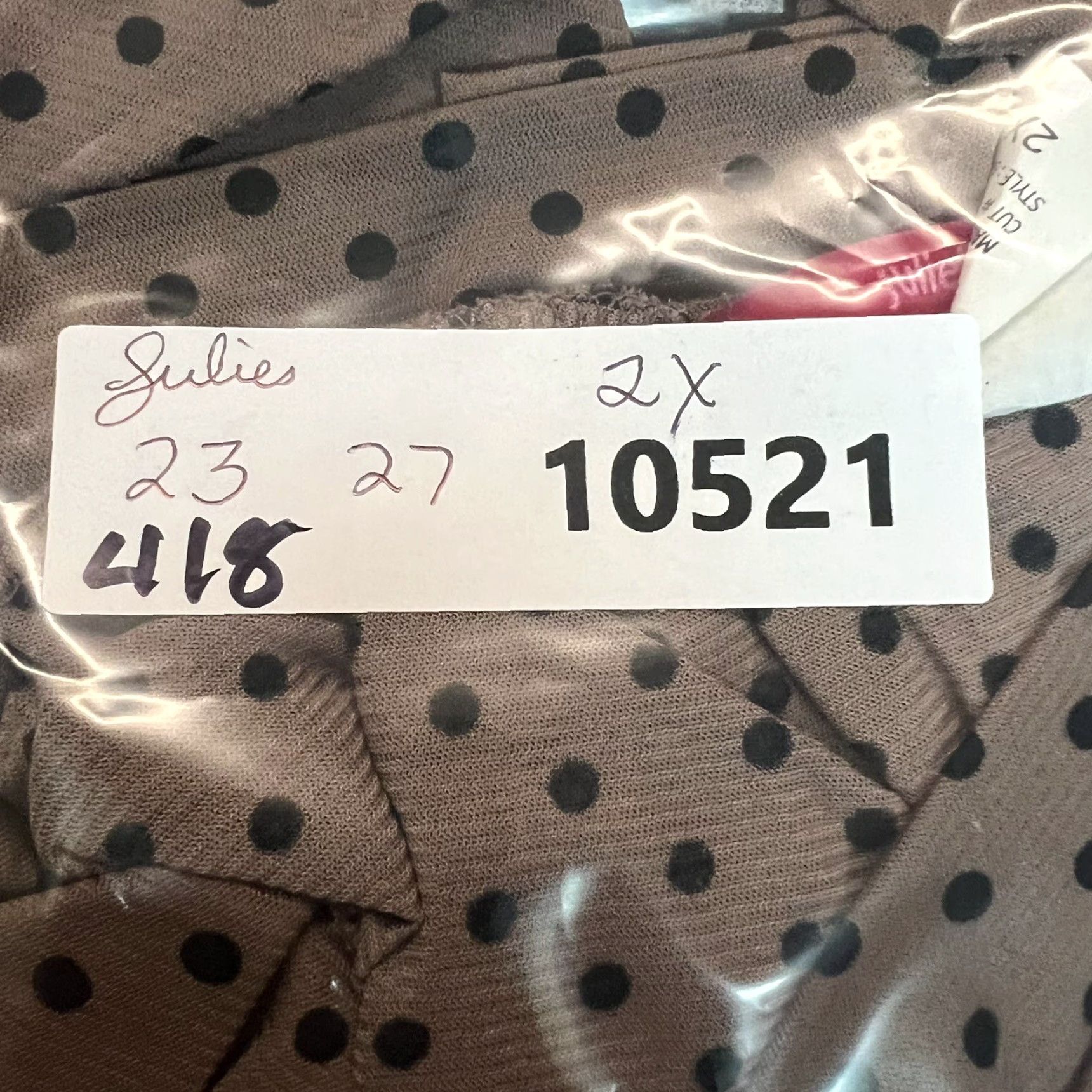 Vintage Julie’s Closet Blouse Polka Dot Lightweight Flutter Sleeve V-Neck 2X Womens Brown Polyester Rayon USA Made Shirts, 90s City Classic, Regular Fit Size XXL / US 16-18 / IT 52-54 - 6 Thumbnail