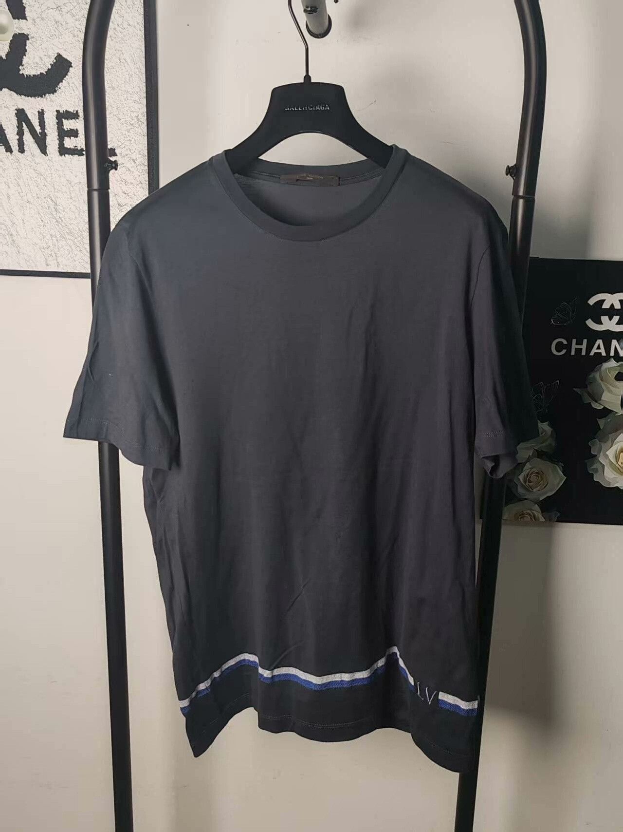 Louis Vuitton Authentic LV Logo Short Sleeve Shirt Size US M / EU 48-50 / 2 - 1 Thumbnail