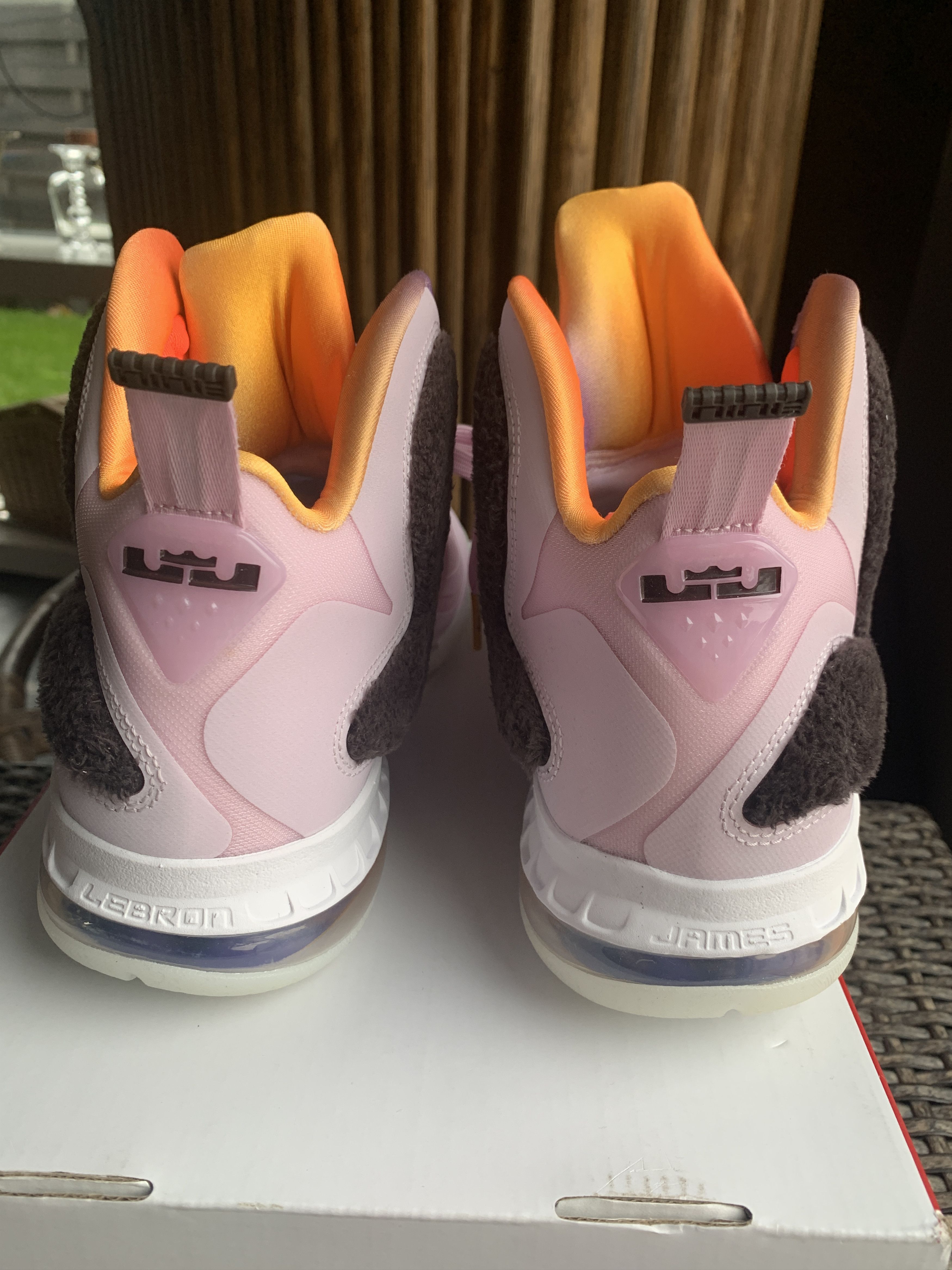 Nike NIKE LEBRON IX 9.5 US sneakers new 100% authentiques NO BOX Size US 9.5 / EU 42-43 - 6 Thumbnail