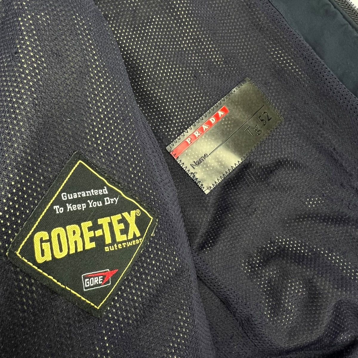 Prada Prada Navy Gore-Tex Jacket Size US L / EU 52-54 / 3 - 7 Thumbnail