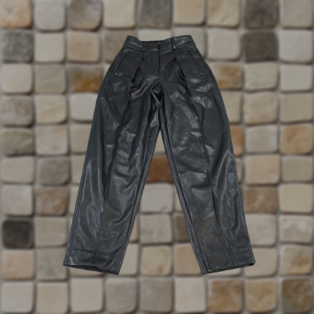 Vintage VINTAGE Babaton Pants Womens 00 Black Faux Leather Pleated Front Dress Pants Adult Regular Size 24" / US 00 / IT 34 - 1 Thumbnail